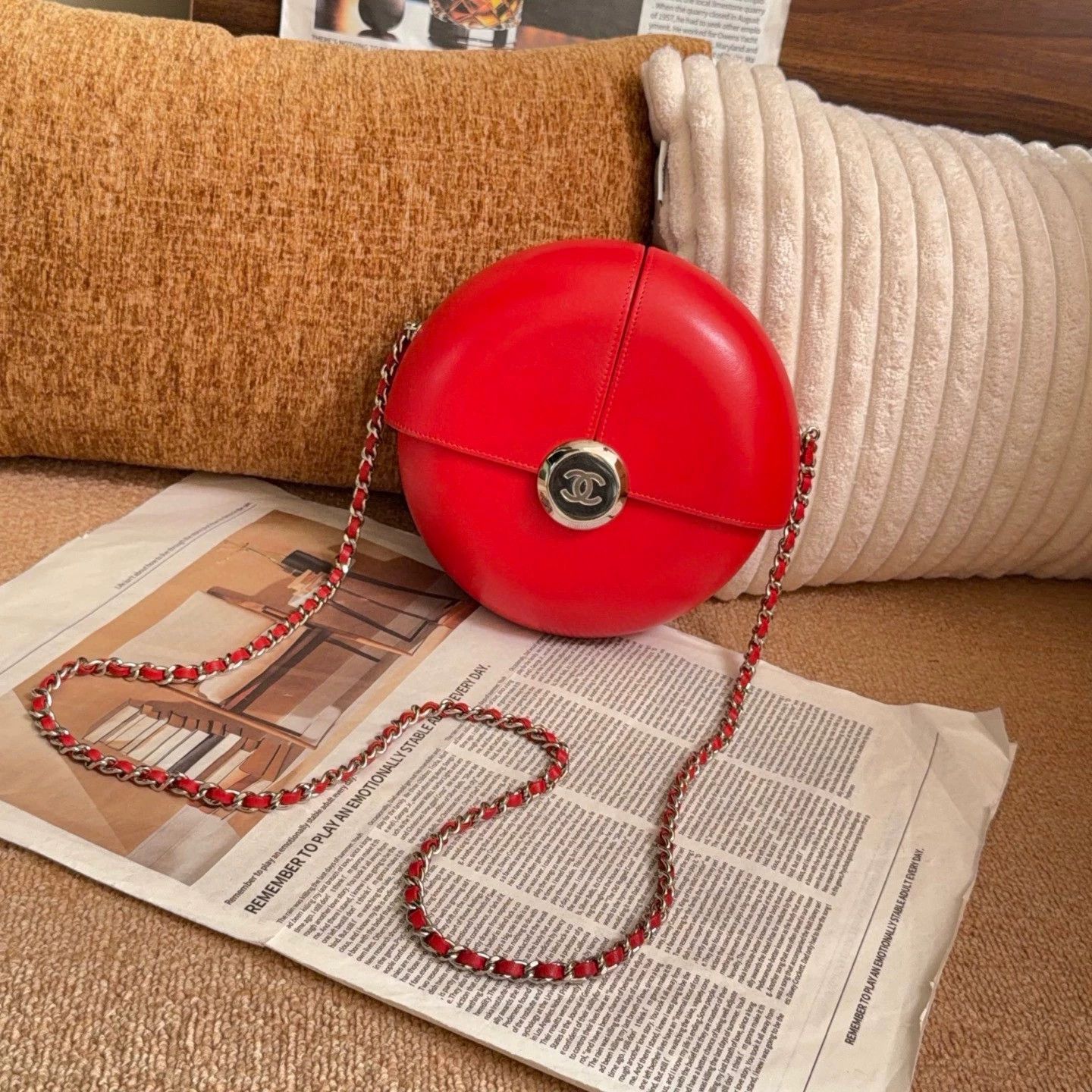 Chanel Pre-loved Bag Very good condition Size ONE SIZE - 1 Thumbnail