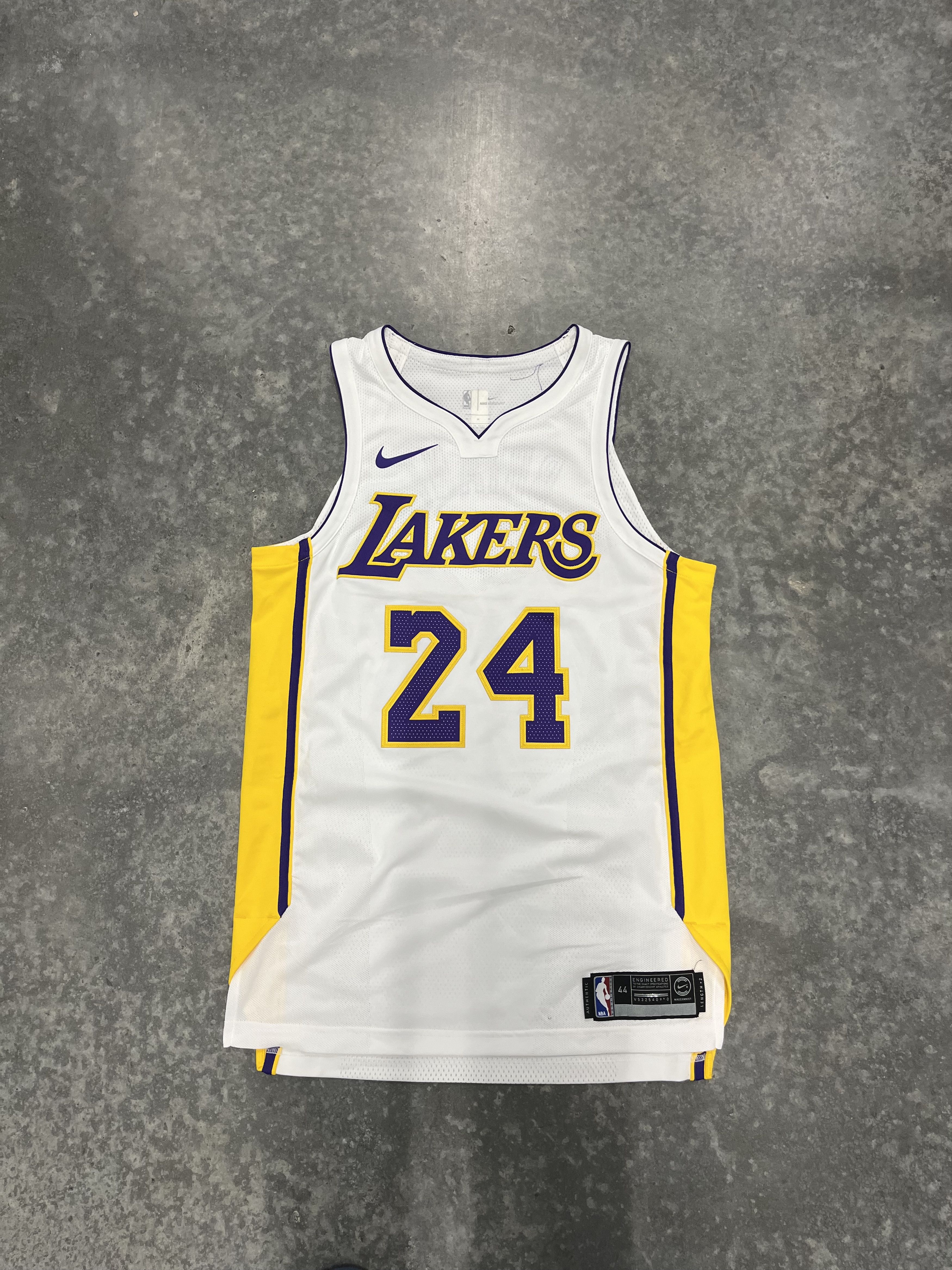 NBA Los Angeles Lakers Kobe Bryant swingman jersey icon edition Size US M / EU 48-50 / 2 - 1 Thumbnail