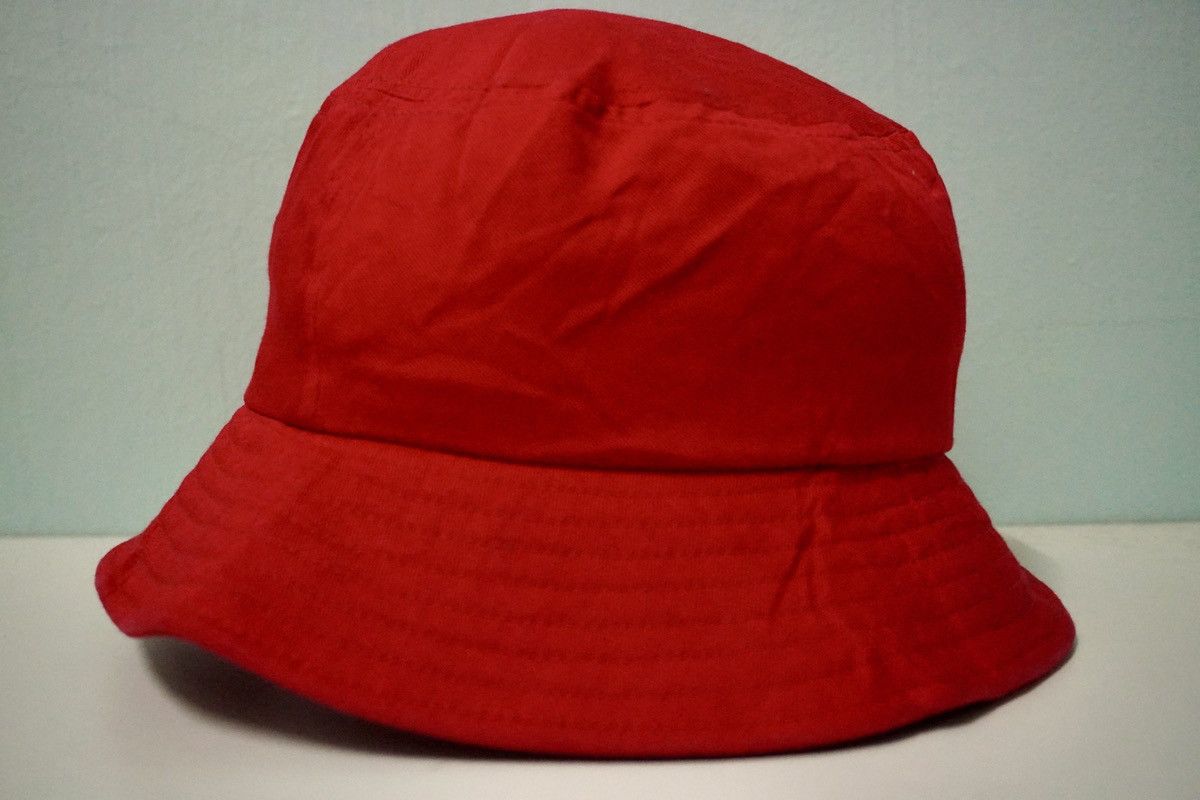 Mickey Mouse × Vintage Vtg mickey mouse bucket hat red colour for kids Size ONE SIZE - 4 Thumbnail