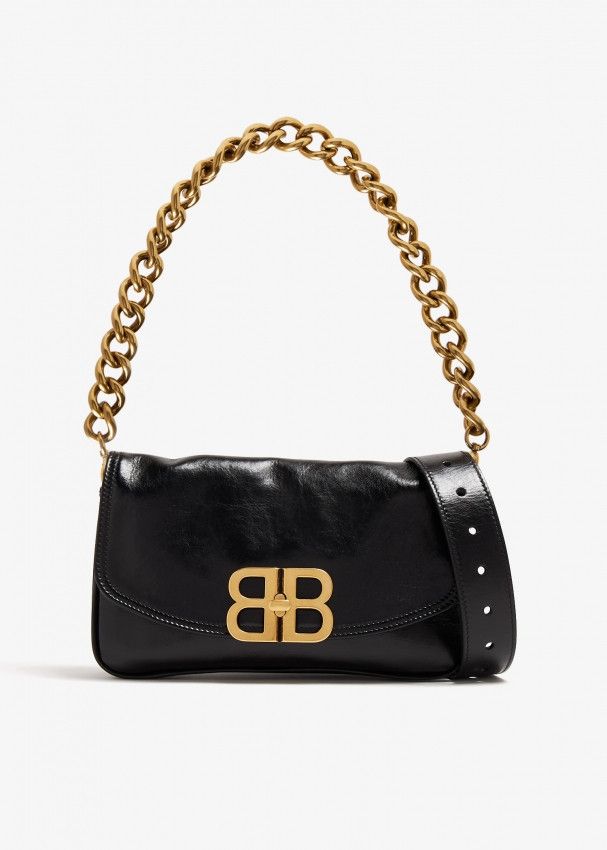o1mt1gz0325 Size: OS / BB Soft Small Flap Bag in Black