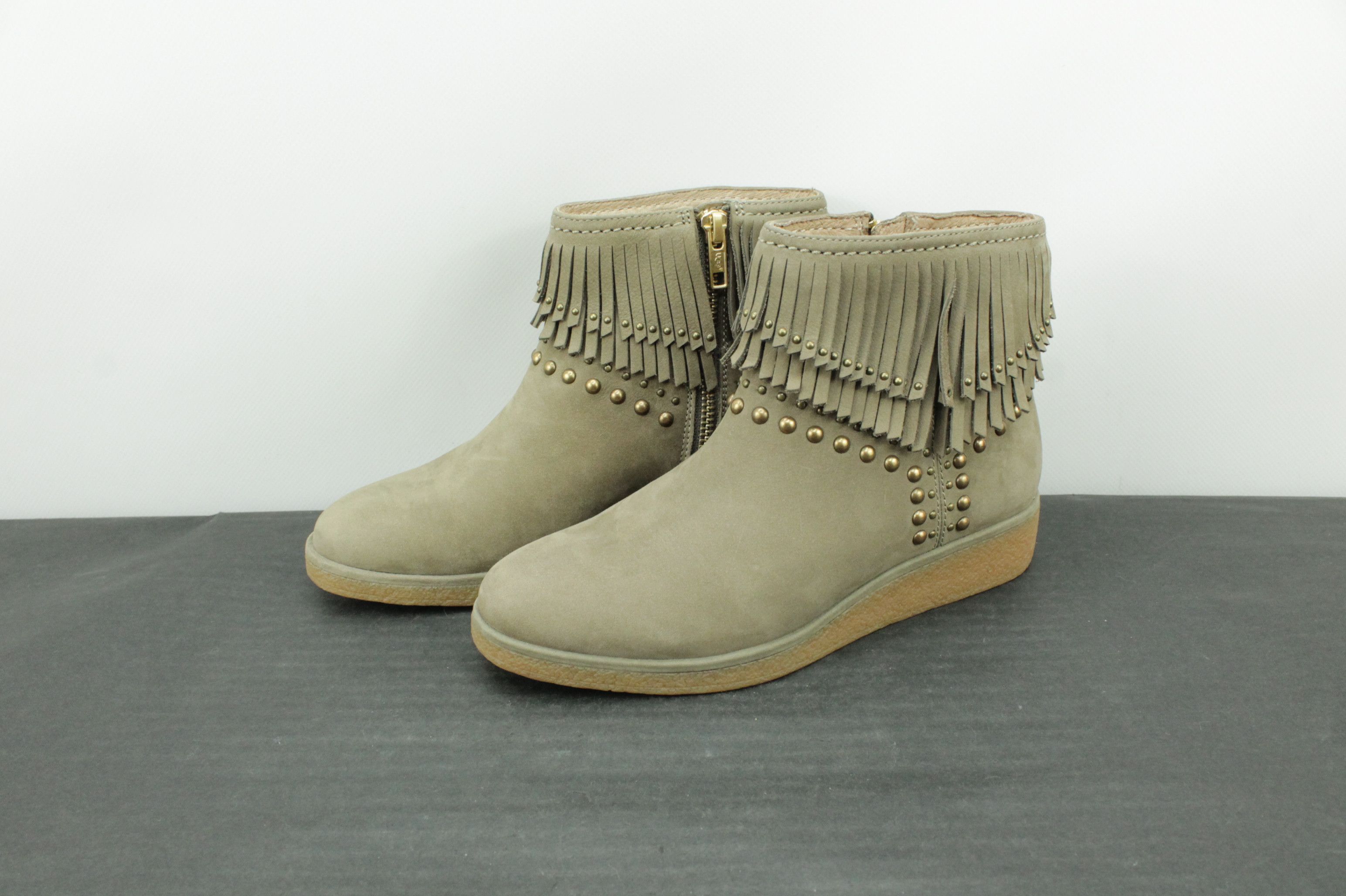Ugg UGG Australia ARIANE FRINGE Sahara Booties ANKLE Nubuck Size US 5 / IT 35 - 3 Thumbnail