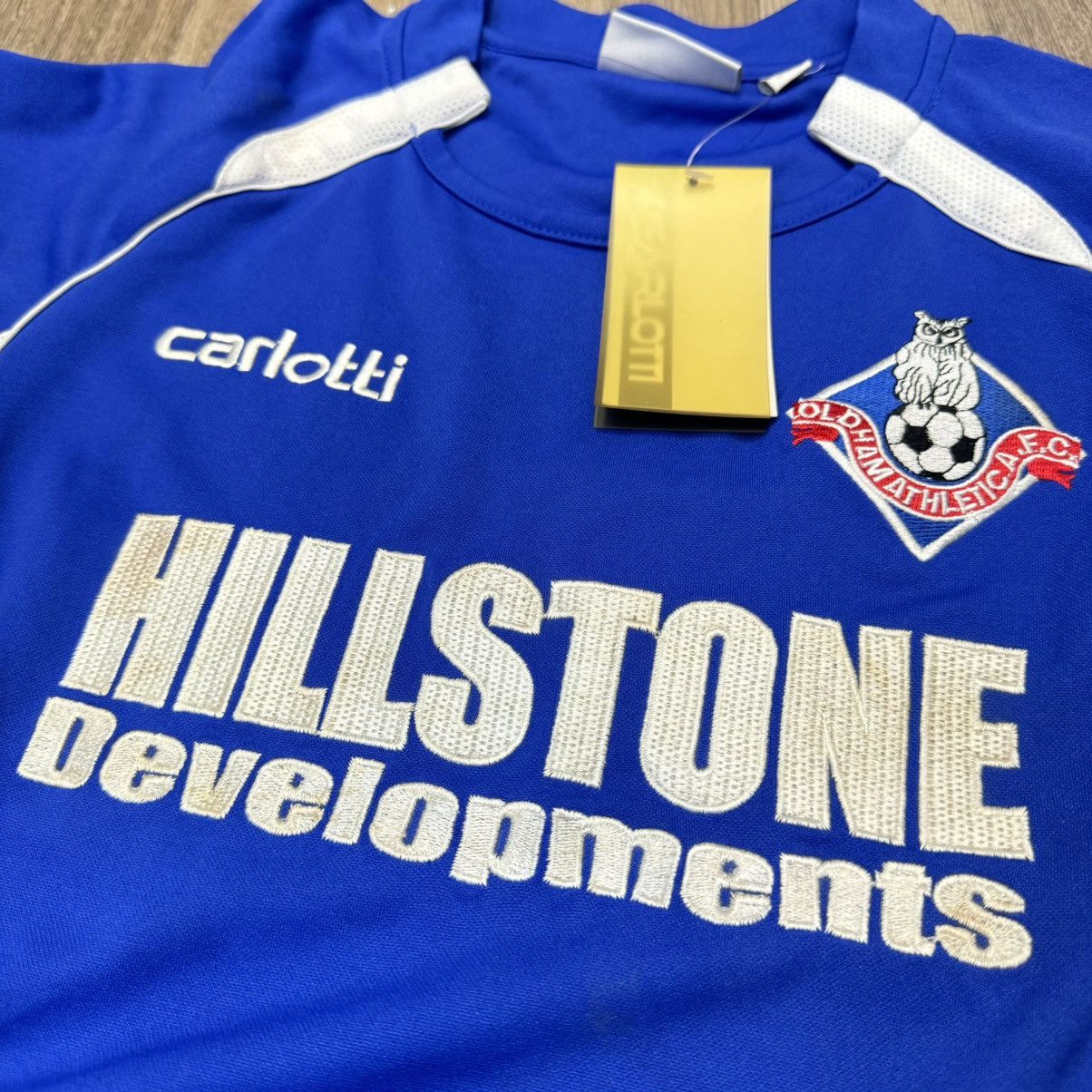 Sports Specialties Oldham Athletic 04/05 home shirt (bnwt) Size US M / EU 48-50 / 2 - 3 Thumbnail