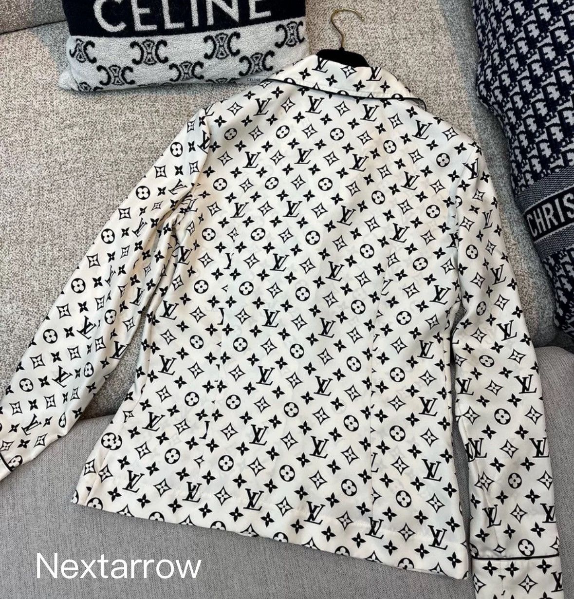 Louis Vuitton Louis Vuitton printed vintage silk lapel long sleeved shirt Size US S / EU 44-46 / 1 - 2 Thumbnail