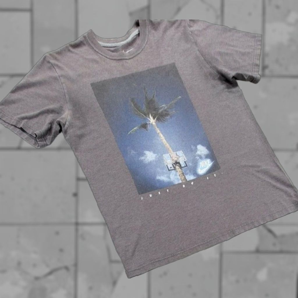 Nike Nike Mens T Shirt Gray California Palm Tree Crew Neck Short Sleeve Regular Fit M Nike Dri-FIT Beach 90s? Size US M / EU 48-50 / 2 - 1 Thumbnail