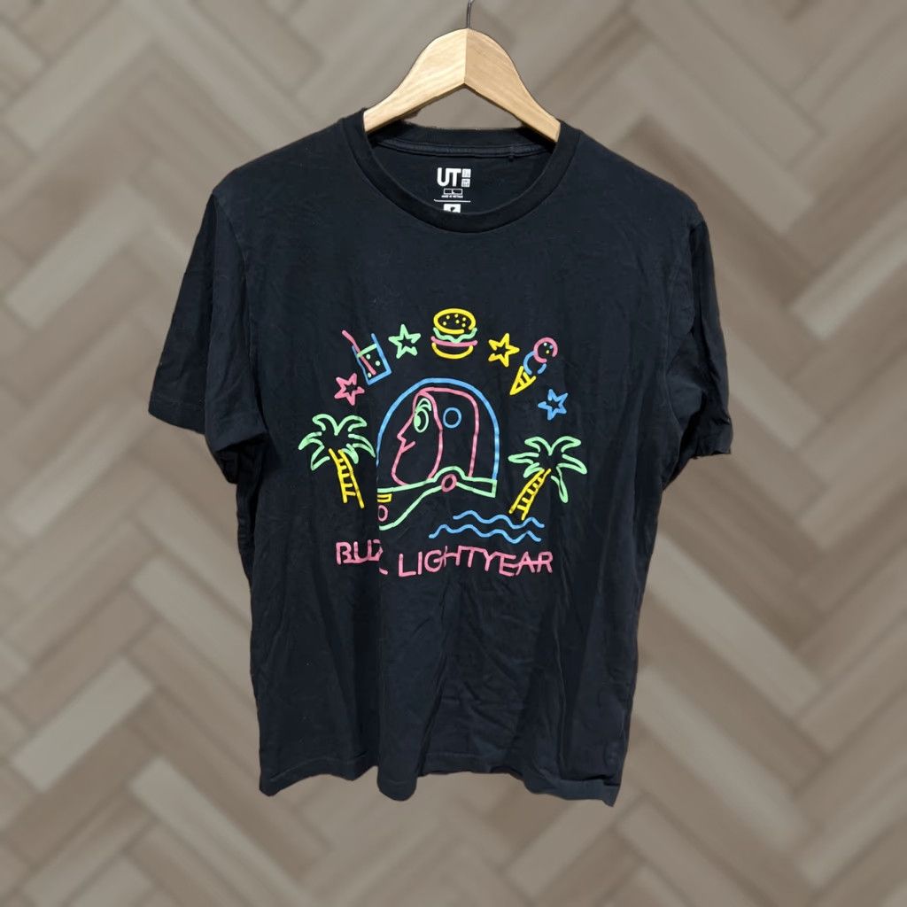 Uniqlo Disney Pixar Uniqlo Toy Story Buzz Lightyear Black T Shirt Large Mens Short Sleeve Toy Story Neon Signs Size US L / EU 52-54 / 3 - 1 Thumbnail
