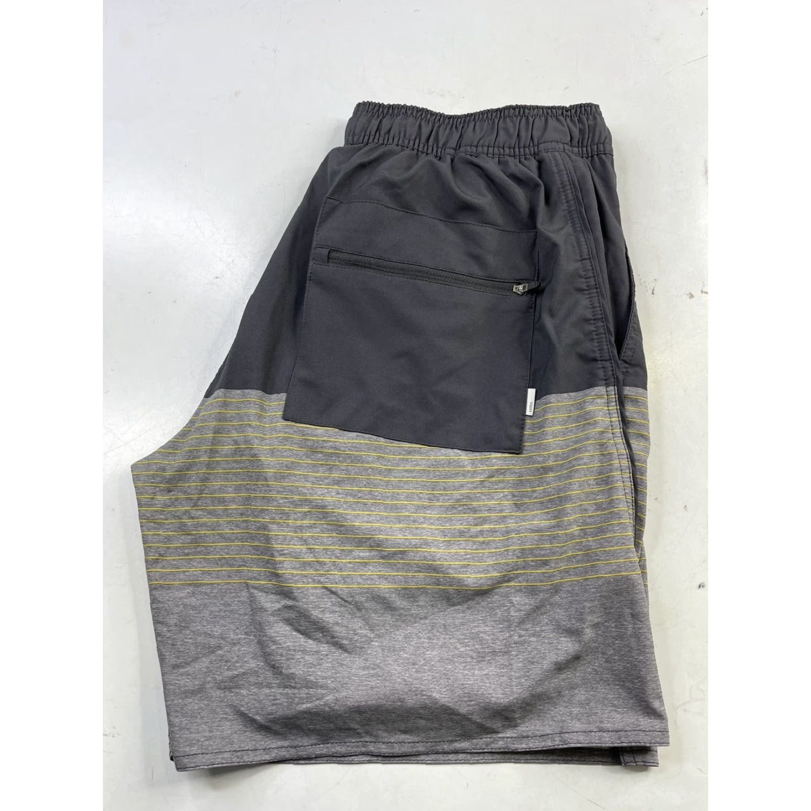 Vuori VUORI Trail Shorts Lined Men's L Striped Multicolor Athletic Activewear Performance V341 Size US 33 - 5 Thumbnail