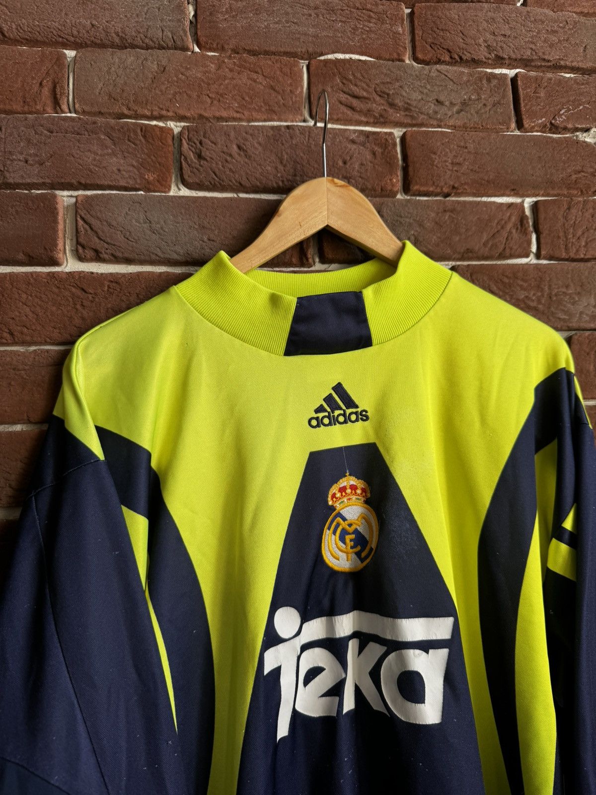 Vintage Rare Vintage 1998/99 Adidas Real Madrid Football Jersey L Size US L / EU 52-54 / 3 - 3 Thumbnail
