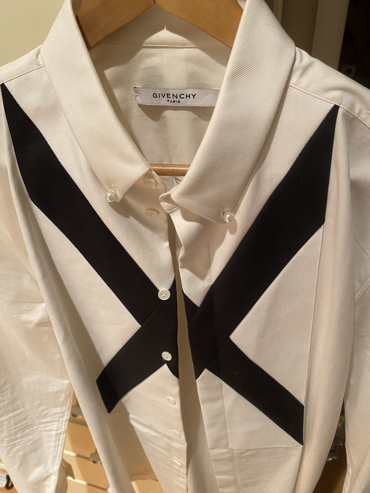 Givenchy Givenchy Pearl collar X shirt Size US M / EU 48-50 / 2 - 2 Thumbnail