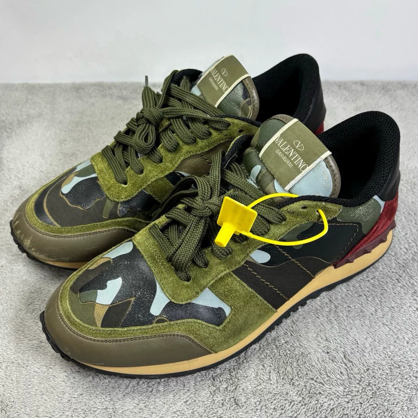 Valentino Valentino Camo Lowtop Sneakers 42 Men Size US 9 / EU 42 - 1 Thumbnail