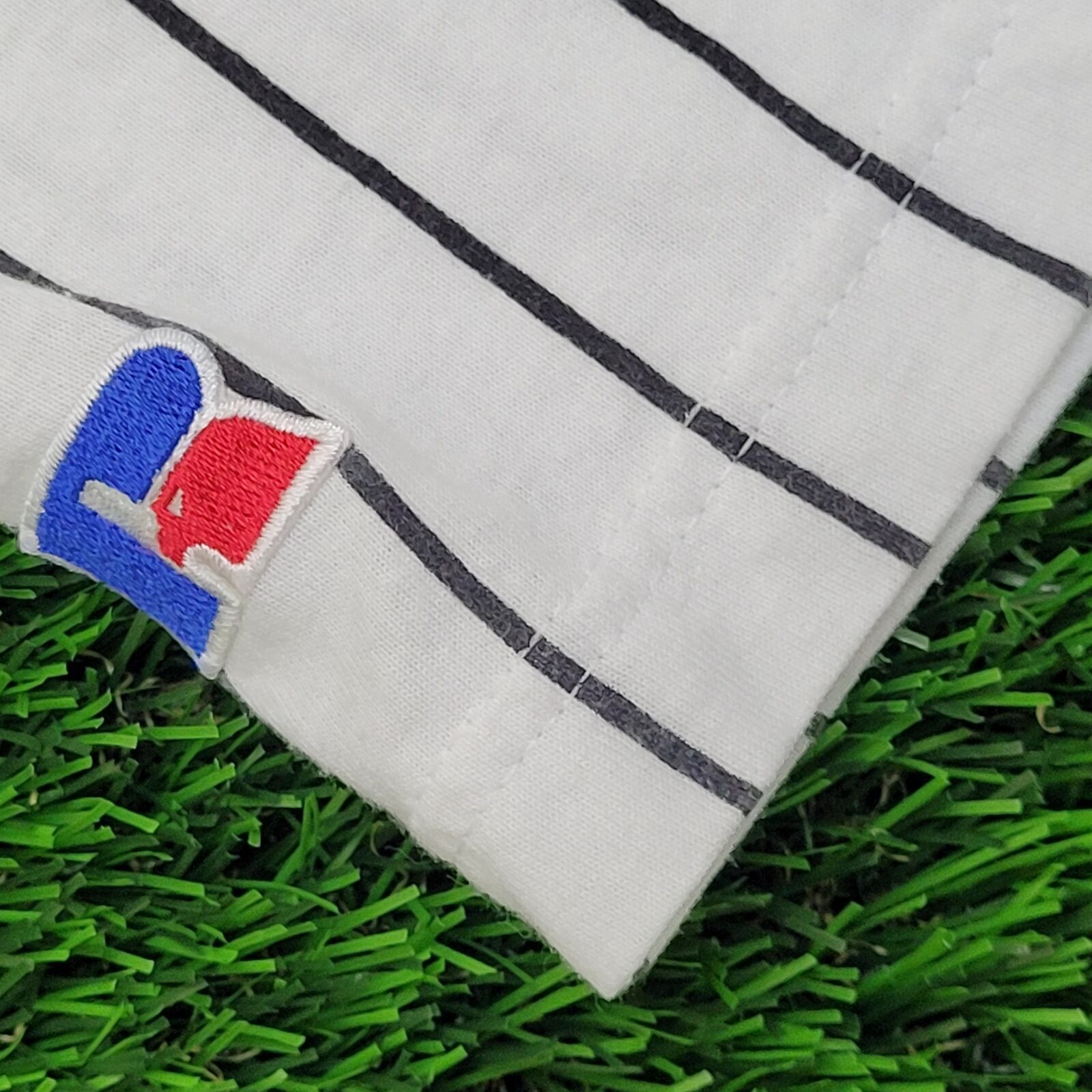 Russell Athletic Vintage Chicago White-Sox Henley Shirt XL 23x29 Striped Size US XL / EU 56 / 4 - 9 Thumbnail