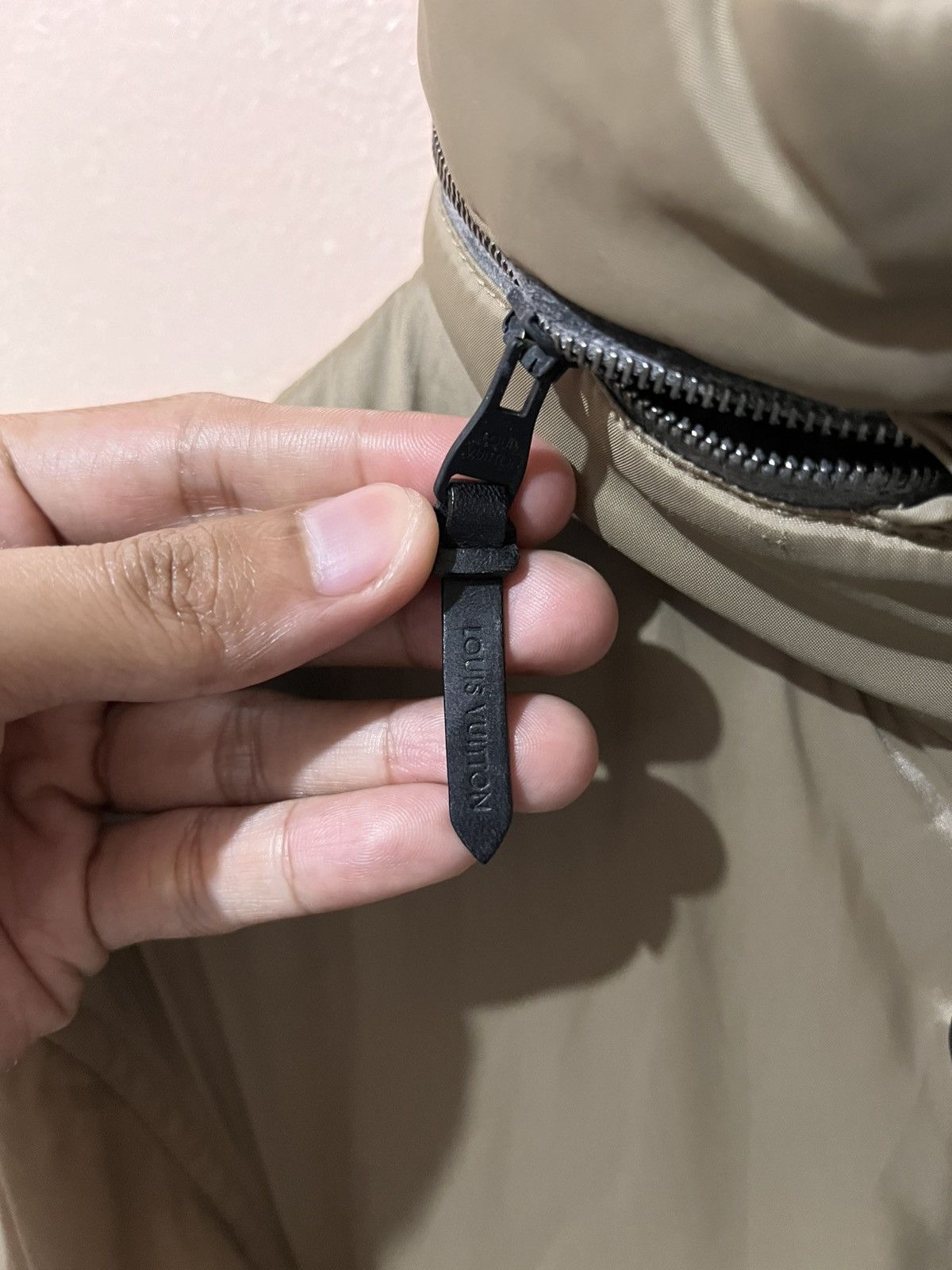 Louis Vuitton Louis Vuitton - Assymetrical Zipper - Technical Jacket Size US M / EU 48-50 / 2 - 19 Thumbnail