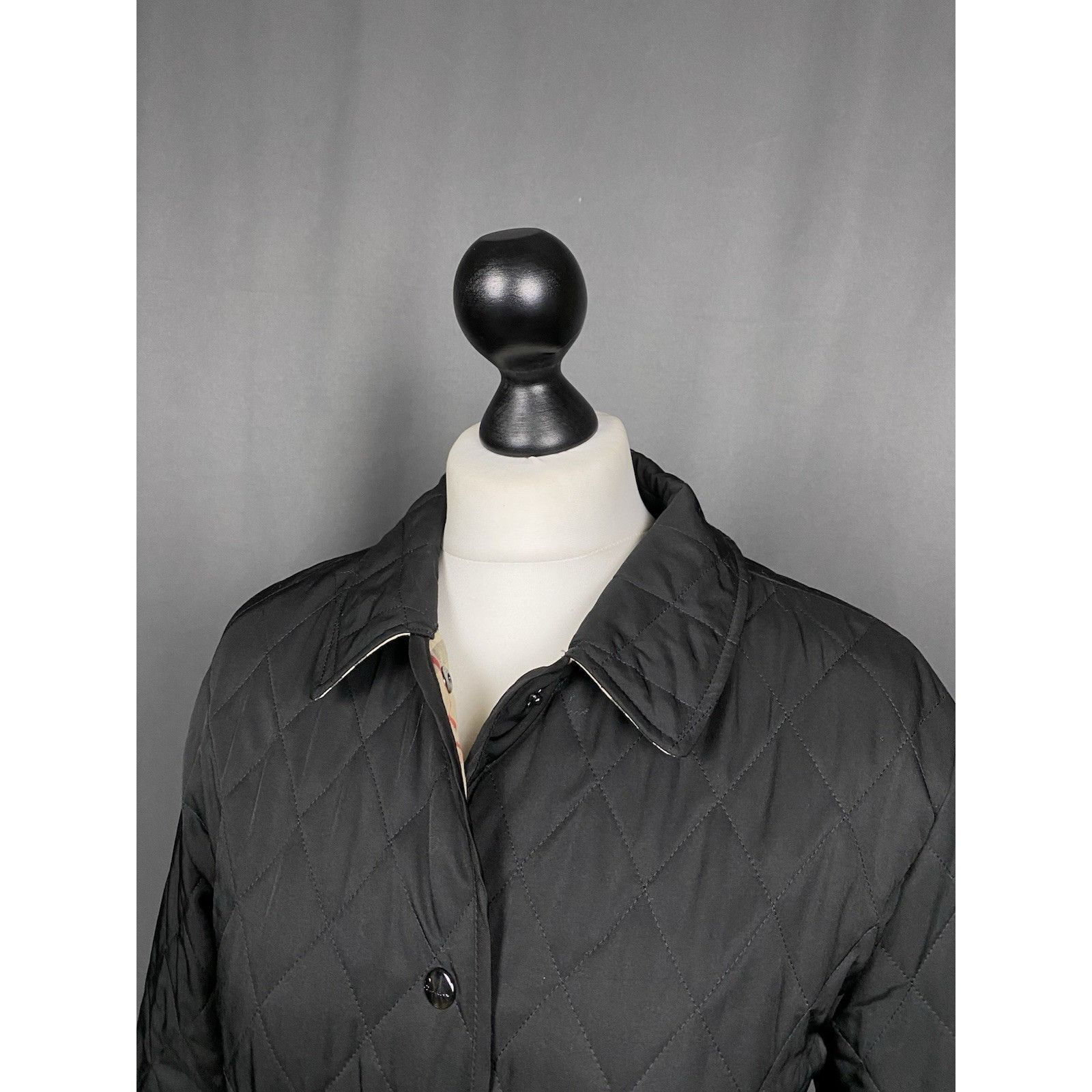 Burberry Burberry Nova Check Lining Women's Black Quilted Jacket Size Size S / US 4 / IT 40 - 7 Thumbnail
