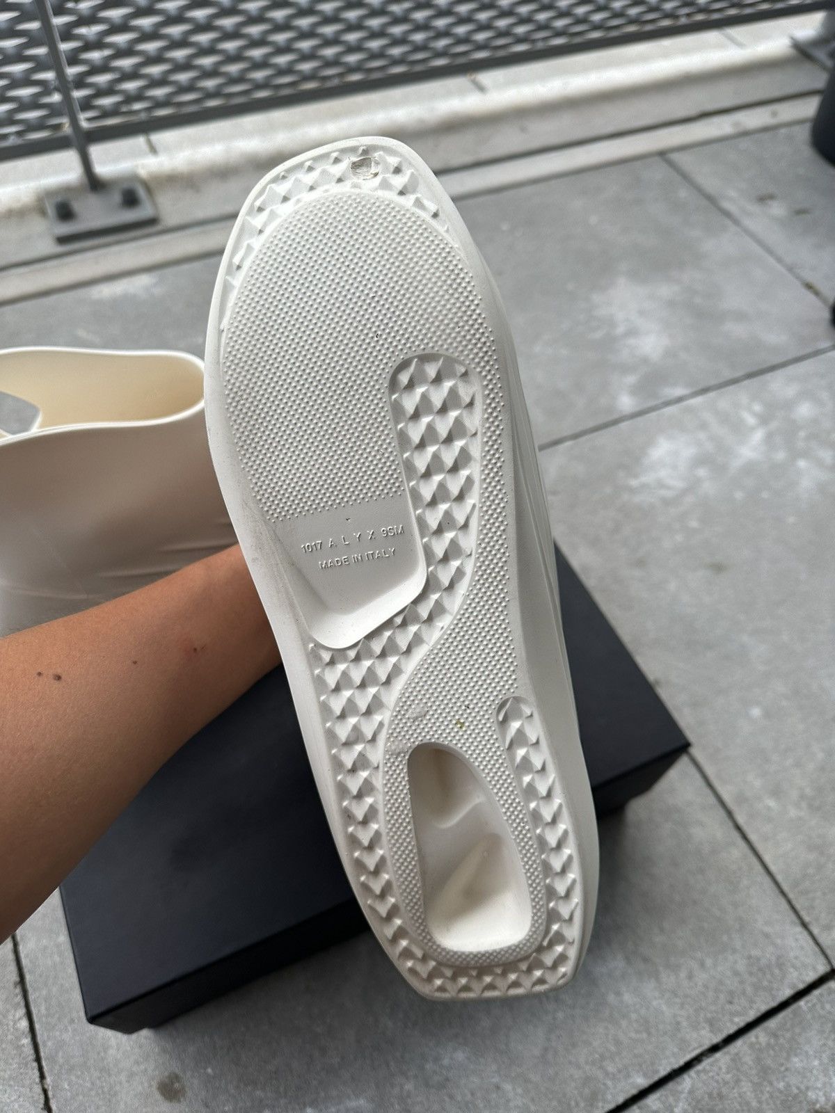 1017 ALYX 9SM × Alyx Alyx Mono Boots White Size US 10 / EU 43 - 5 Thumbnail