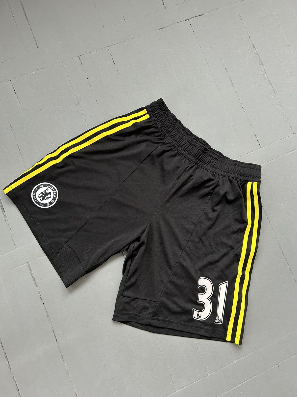 Adidas × Chelsea Soccer Adidas FC Chelsea vintage shorts Size US 34 / EU 50 - 2 Thumbnail