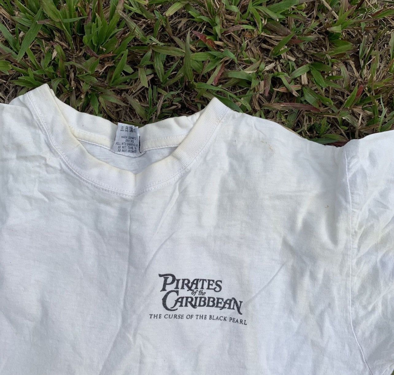 Vintage Vintage Y2K Pirates Of Caribbean 2003 Movie Promo Tee Size US M / EU 48-50 / 2 - 4 Thumbnail