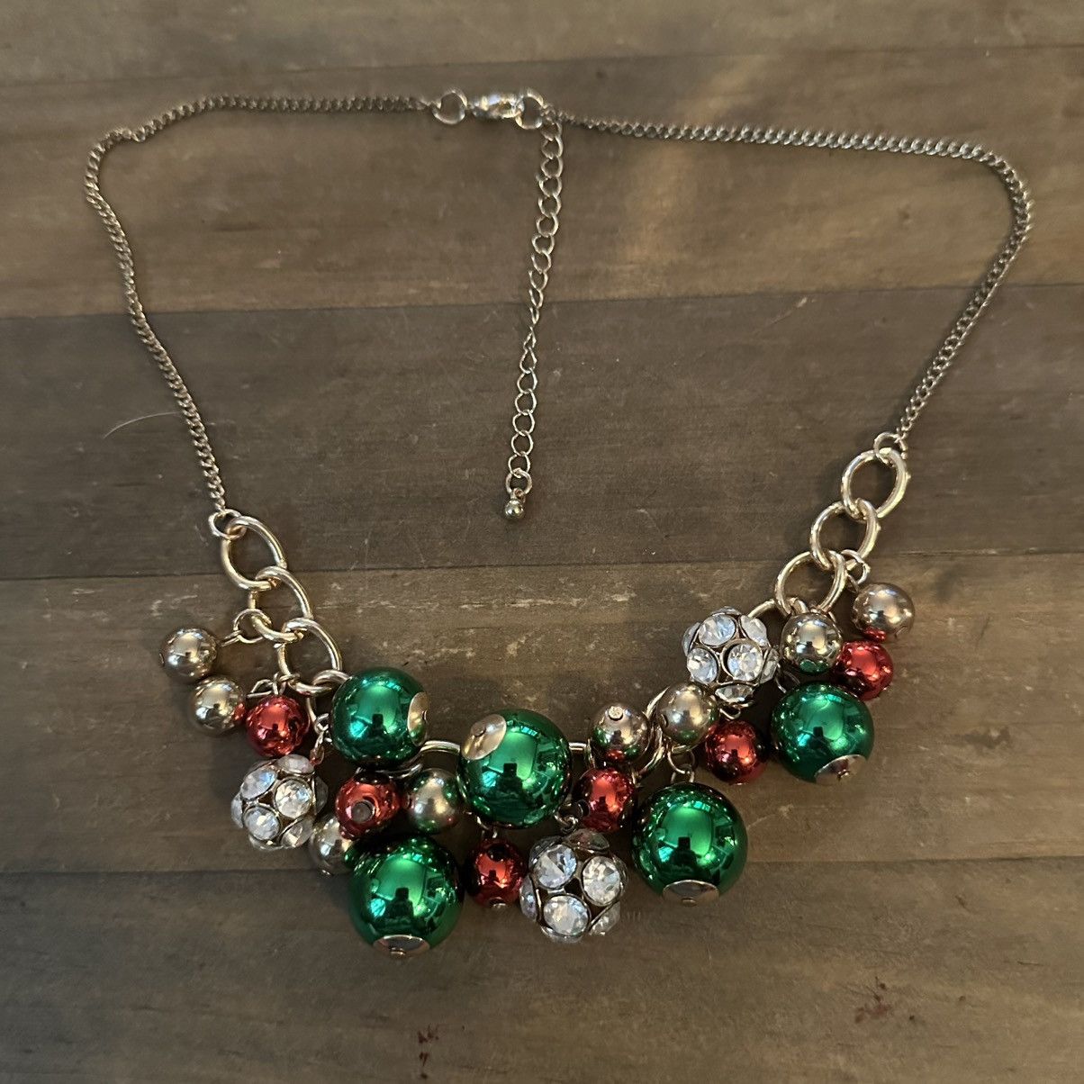 Other Christmas red and green ball charm necklace Size ONE SIZE - 2 Thumbnail