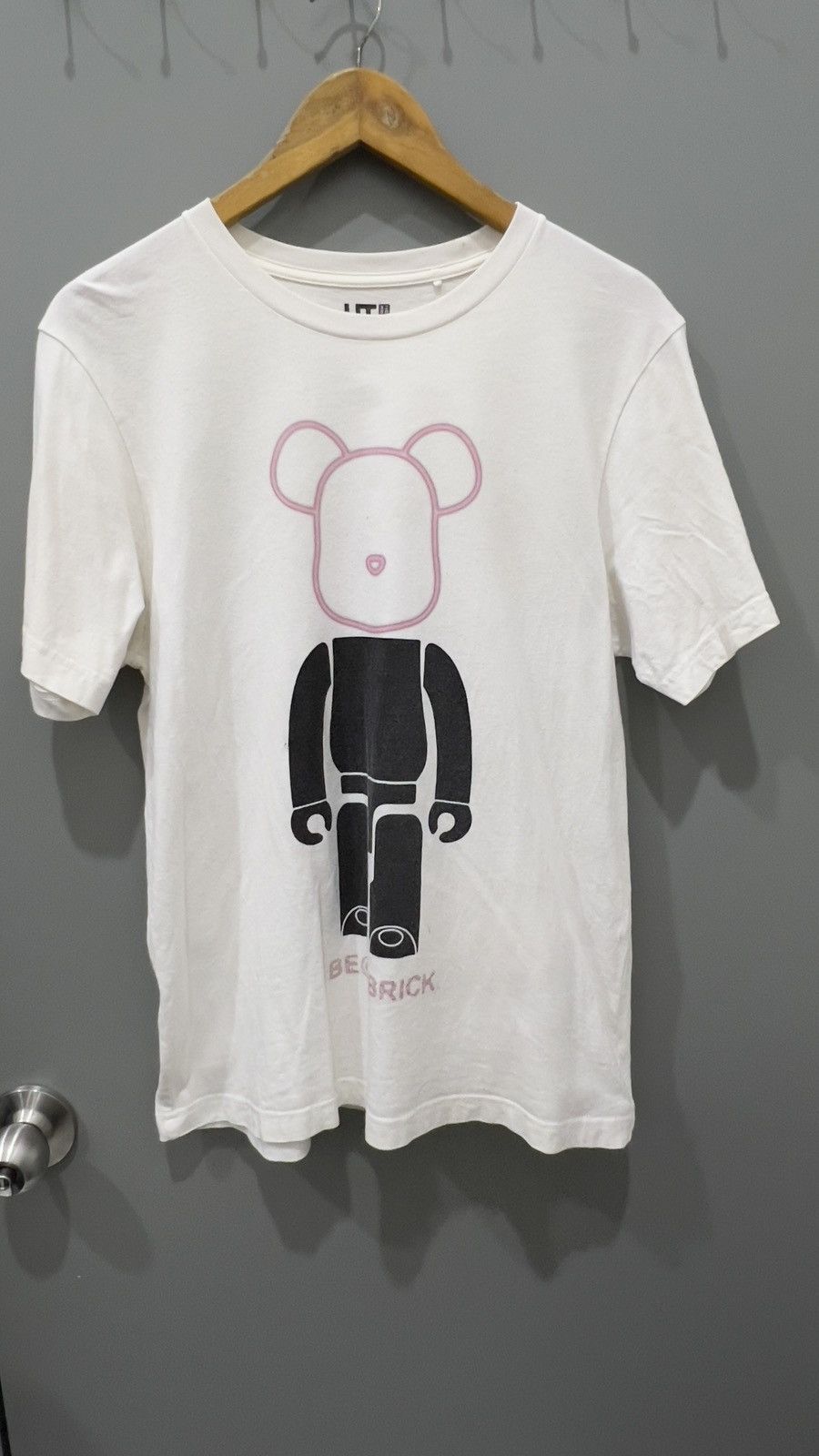 Medicom Toy × Uniqlo Medicom Beabrick Uniqlo Size US M / EU 48-50 / 2 - 1 Thumbnail
