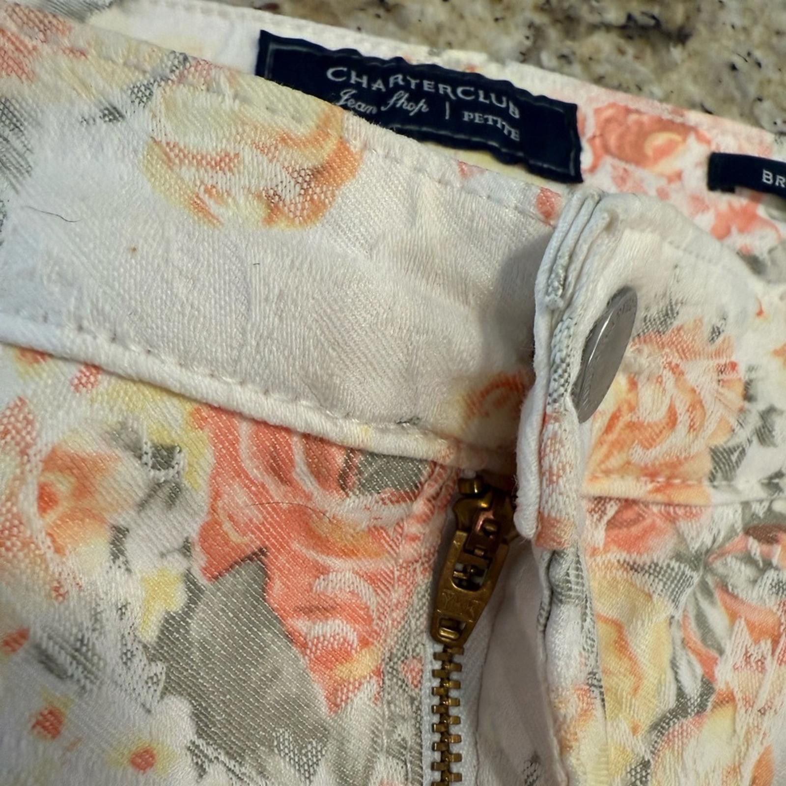 Charter Club Charter Club Bristol Cream floral cropped jeans SZ 10 petite Size 32" / US 10 / IT 46 - 5 Thumbnail