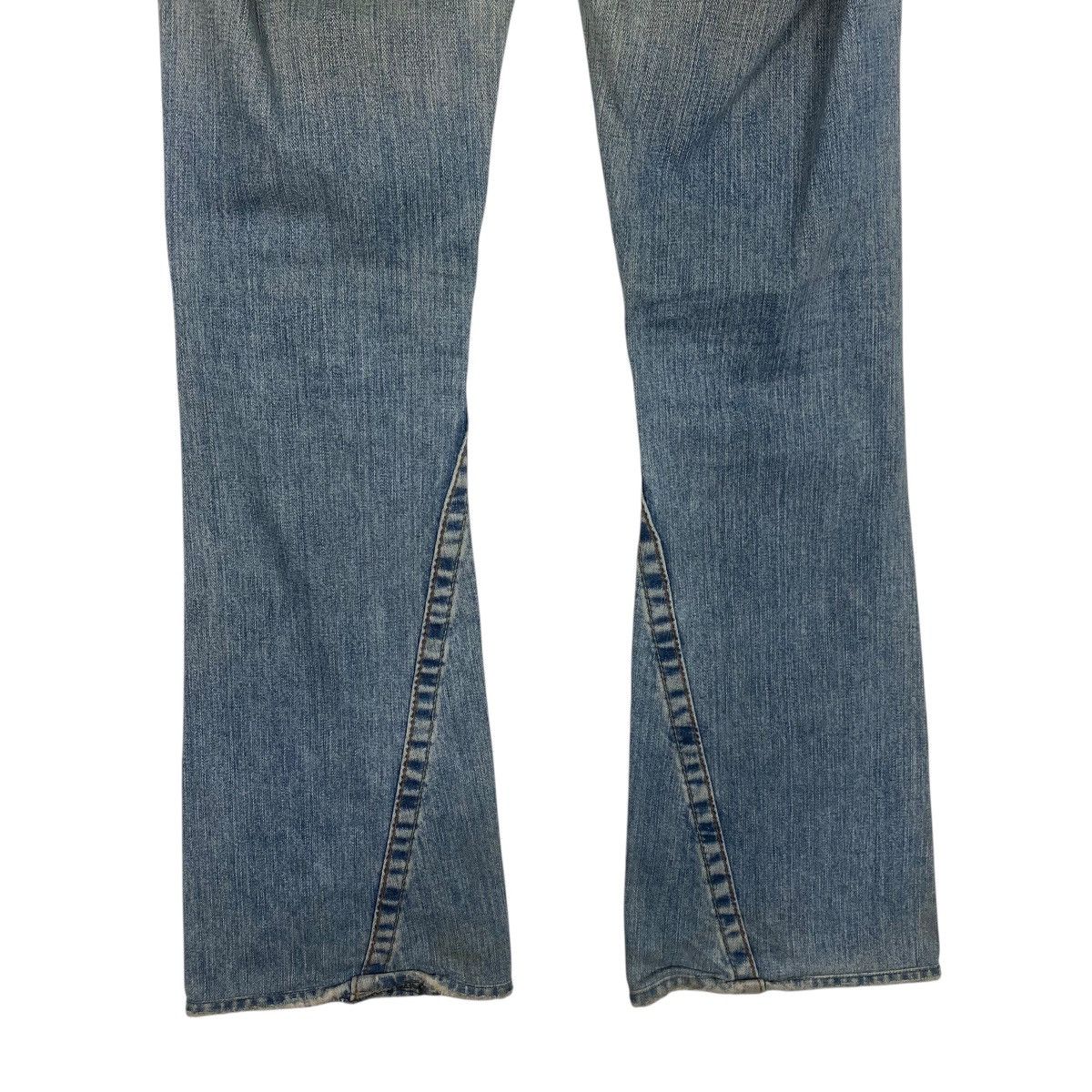 True Religion True Religion distressed flare pant Size 28" / US 6 / IT 42 - 10 Thumbnail