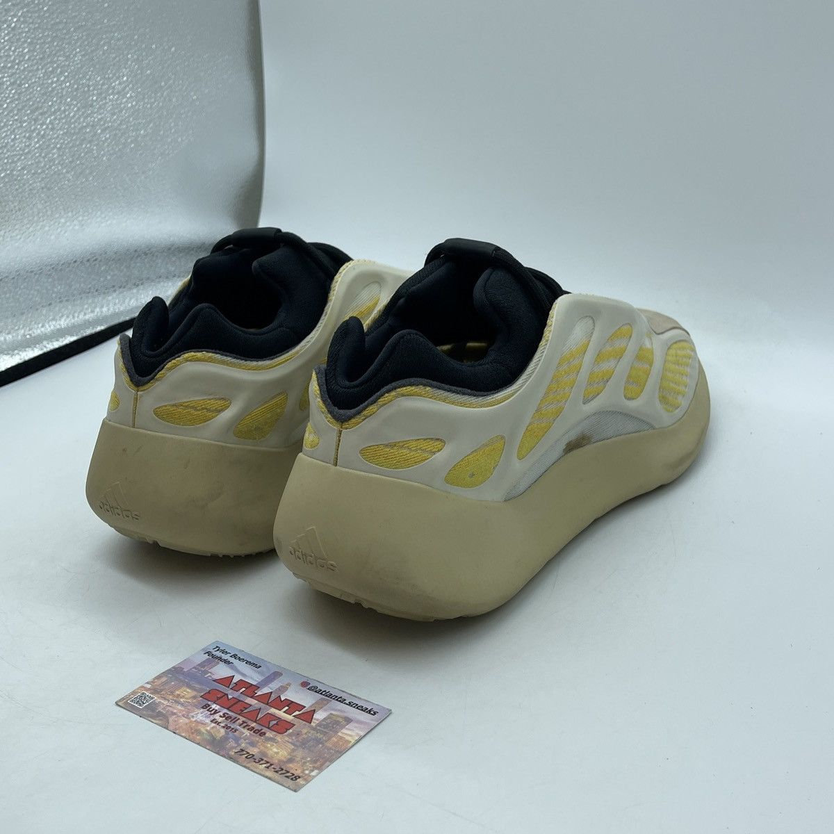 Adidas Yeezy 700 safflower Size US 10.5 / EU 43-44 - 5 Thumbnail