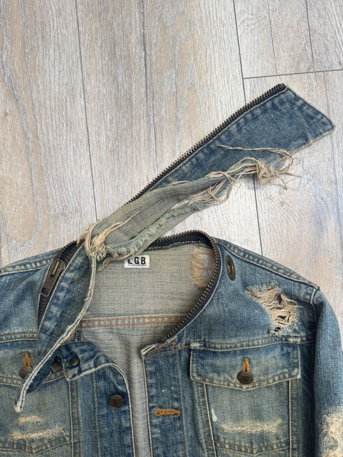 Le Grande Bleu (L.G.B.) LGB le grand bleu distressed denim jacket Size US M / EU 48-50 / 2 - 3 Thumbnail
