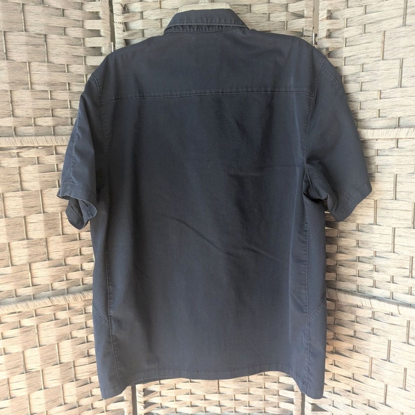 Vintage 5.11 Tactical Button-Up Shirt Navy Blue Short Sleeve Pockets Workwear Moisture Wicking Outdoor Rugged Button-Up Mens L Blue Size L / US 10 / IT 46 - 3 Thumbnail