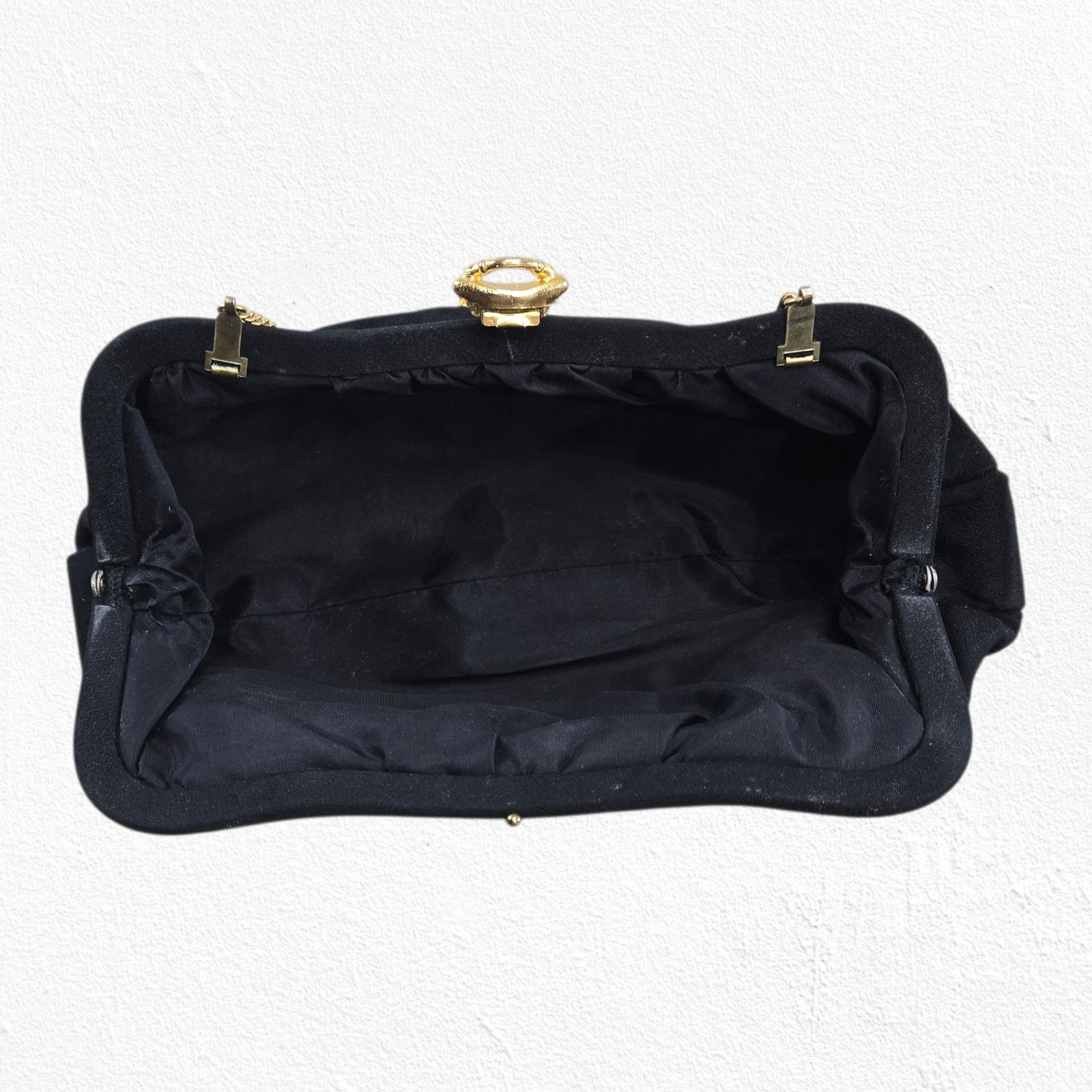 Vintage 1960s Black Evening Bag Gold Clasp Chain Handle Size ONE SIZE - 5 Thumbnail