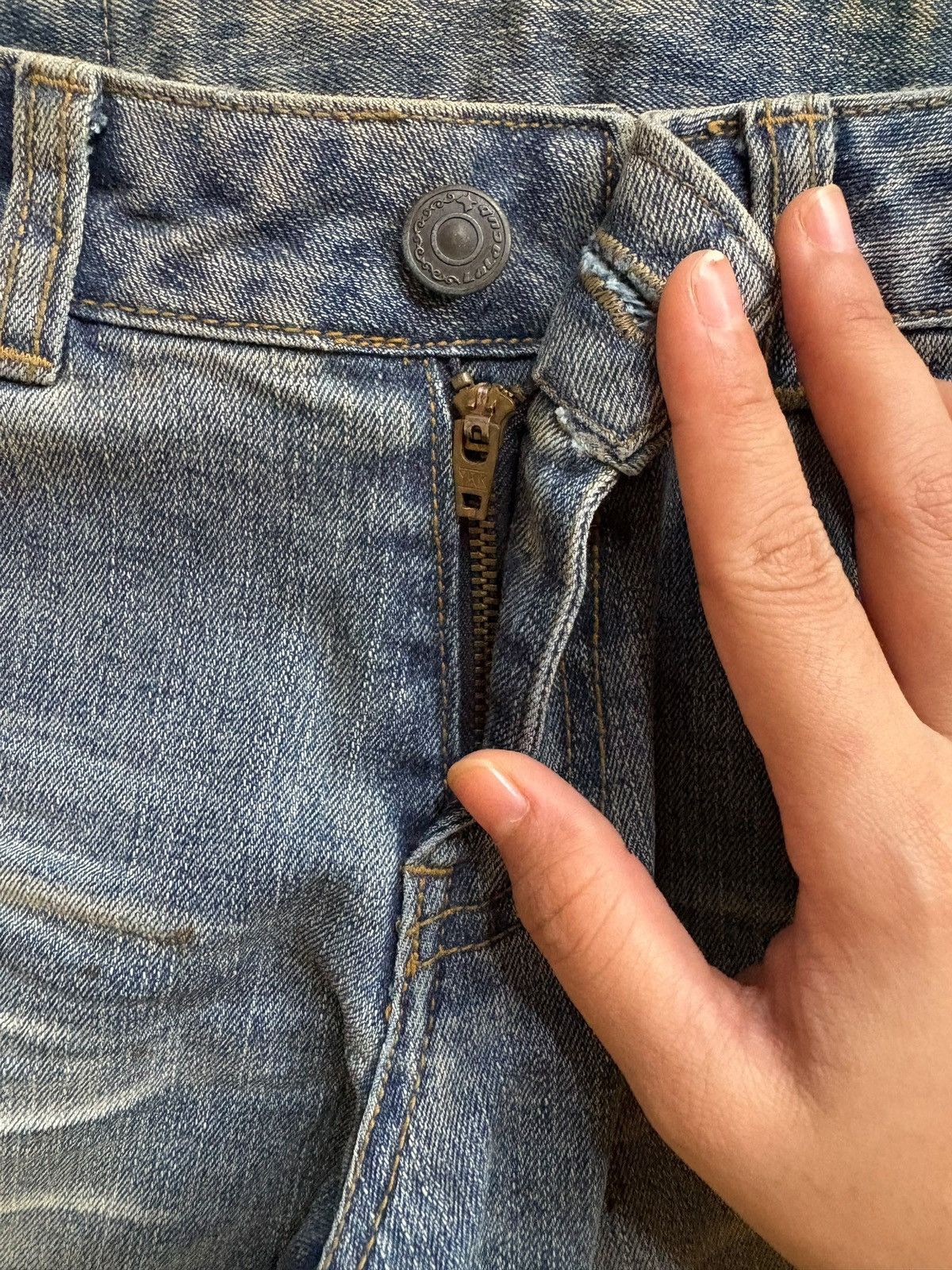 Japanese Brand Vintage Japanese Brand Mud Wash Distress Ripped Flare Jeans Size 26" / US 2 / IT 38 - 3 Thumbnail