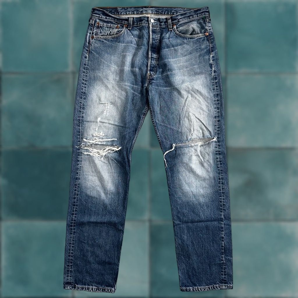 Levi's VINTAGE Levi's 501 Jeans Blue Mid Wash 38x34 Straight Leg 90s Mens Size US 38 / EU 54 - 1 Thumbnail