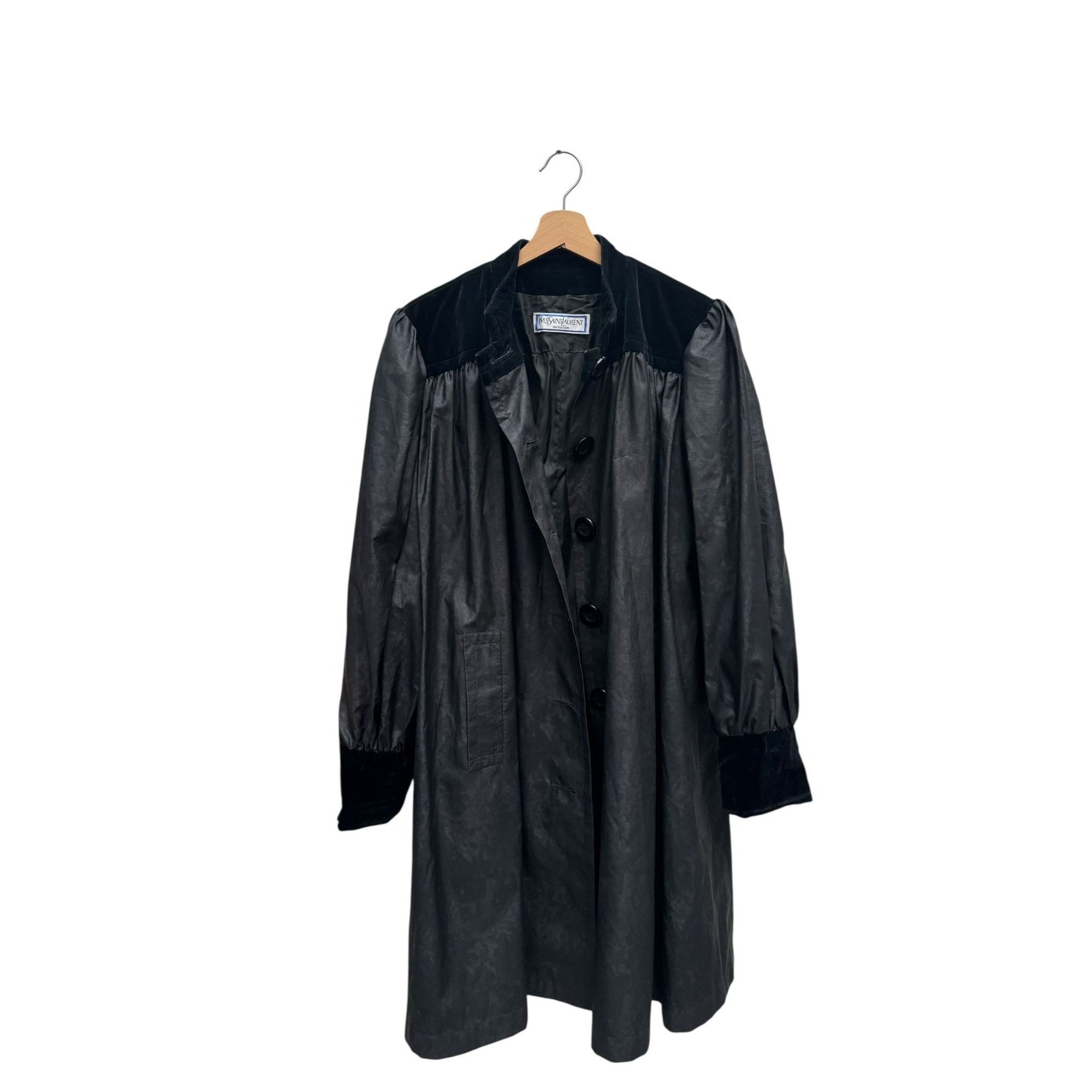 Yves Saint Laurent Vintage Black Velvet & Silk Coat Size M / US 6-8 / IT 42-44 - 4 Thumbnail
