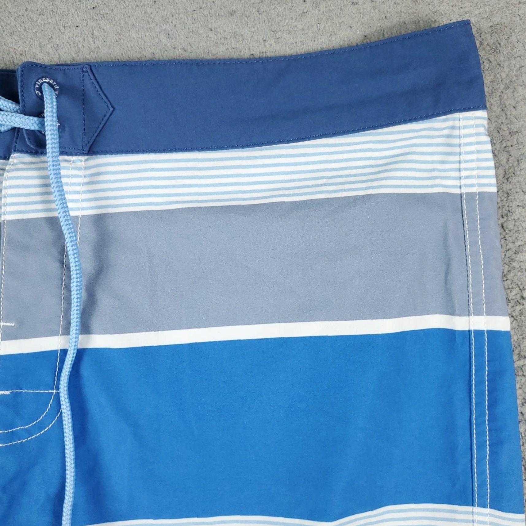 Vineyard Vines Vineyard Vines Shorts Mens 32 Blue Striped Surf Beach Board Swim Trunks Size US 32 / EU 48 - 3 Thumbnail