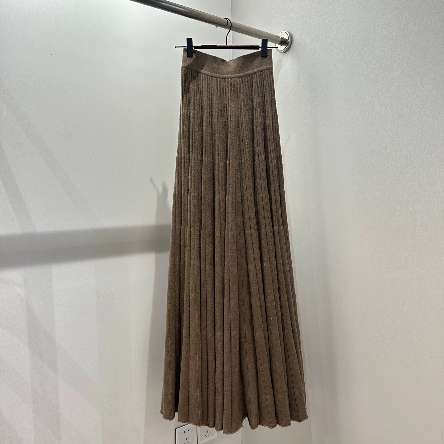 Loro Piana Loro Piana mar39 pleated mid-long cashmere skirt S Size 26" / US 2 / IT 38 - 1 Thumbnail