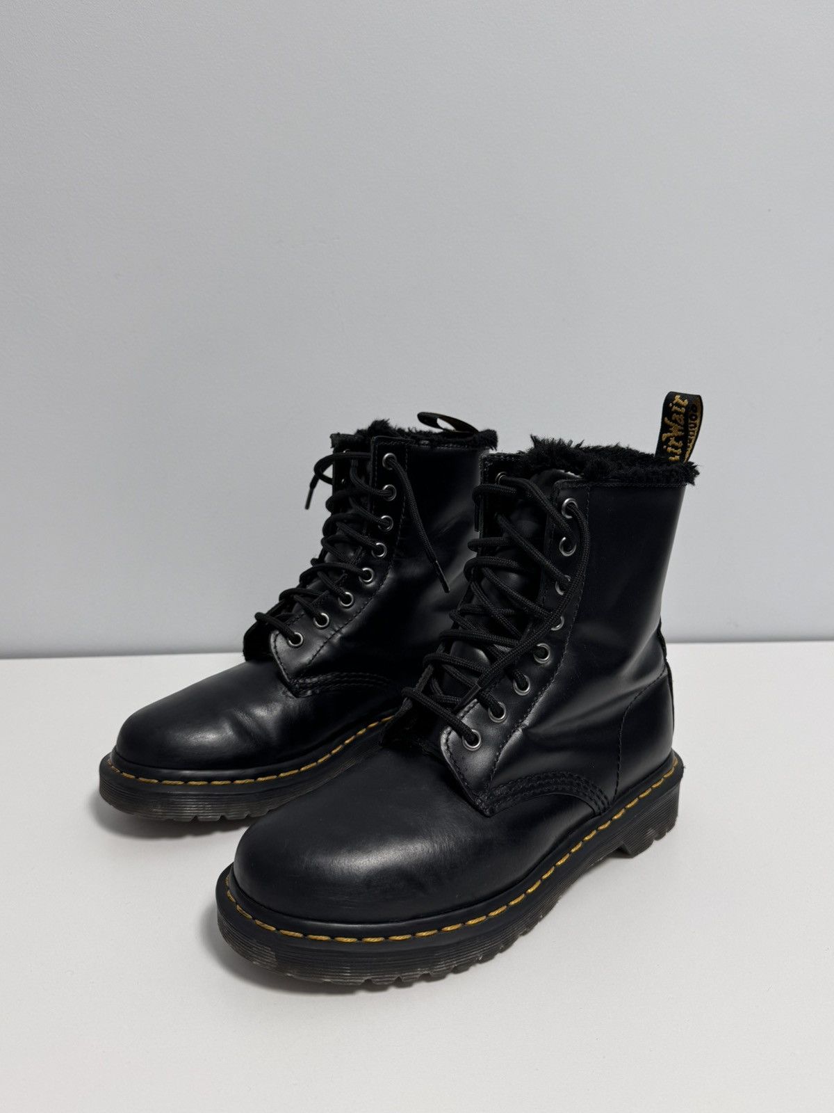 Dr. Martens Dr. Martens Black Sherpa Combs Boots Size US 7 / IT 37 - 1 Thumbnail