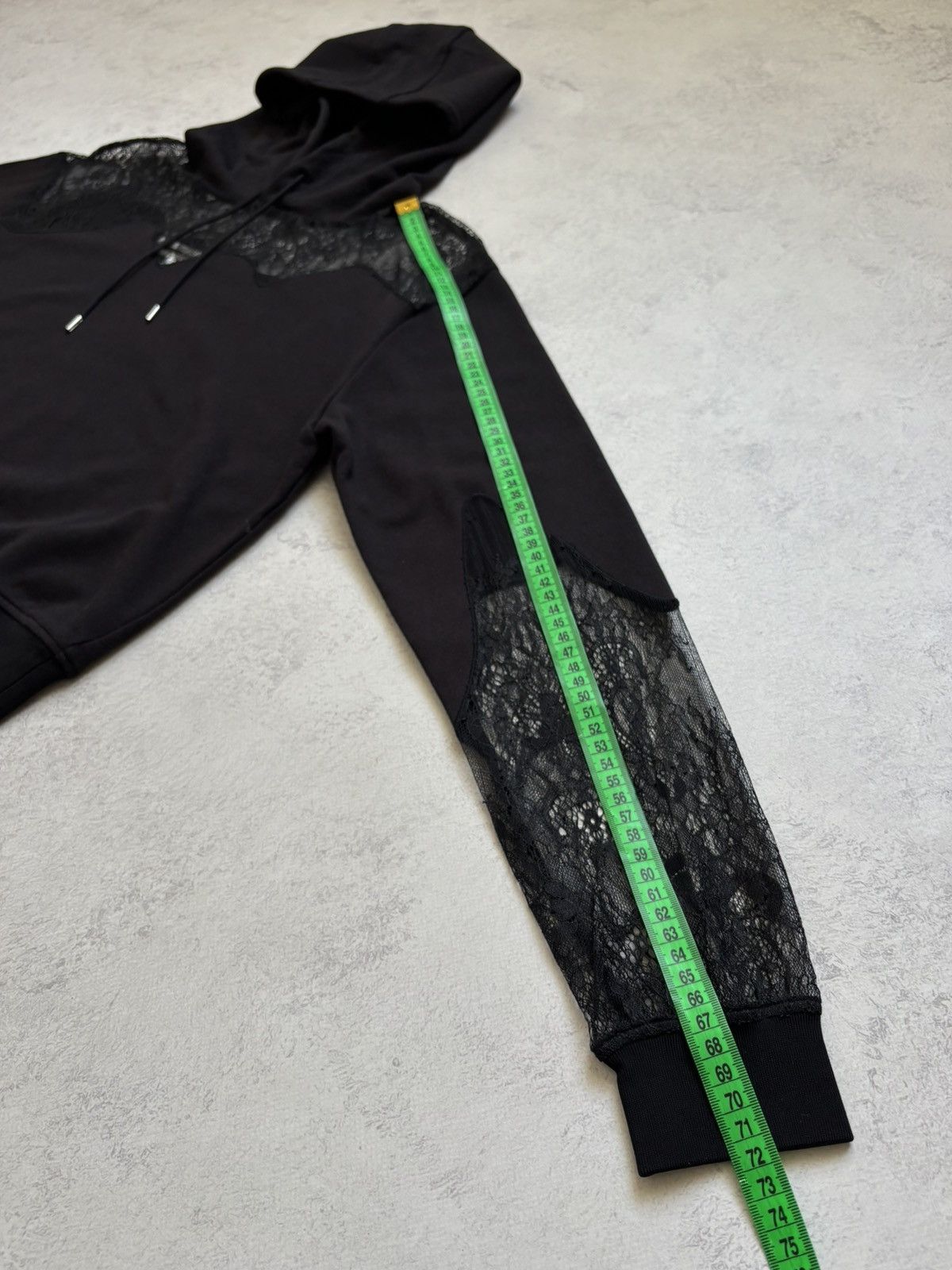 McQ Alexander McQueen McQ Alexander McQueen Cropped Hoodie with Lace Panels Size S Size S / US 4 / IT 40 - 16 Thumbnail
