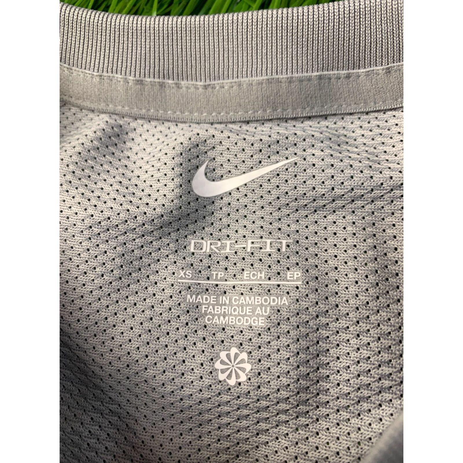Nike NIKE Academy Dri-FIT 2023 Women Football Soccer Shirt XS Nike Academy Dri-FIT Shirt Women Football Soccer XS Size XS / US 0-2 / IT 36-38 - 4 Thumbnail