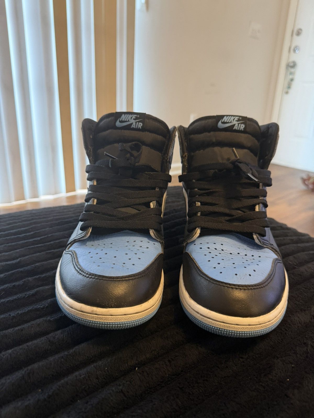 Jordan Brand Jordan 1 High OG UNC Toe Size US 10 / EU 43 - 2 Thumbnail