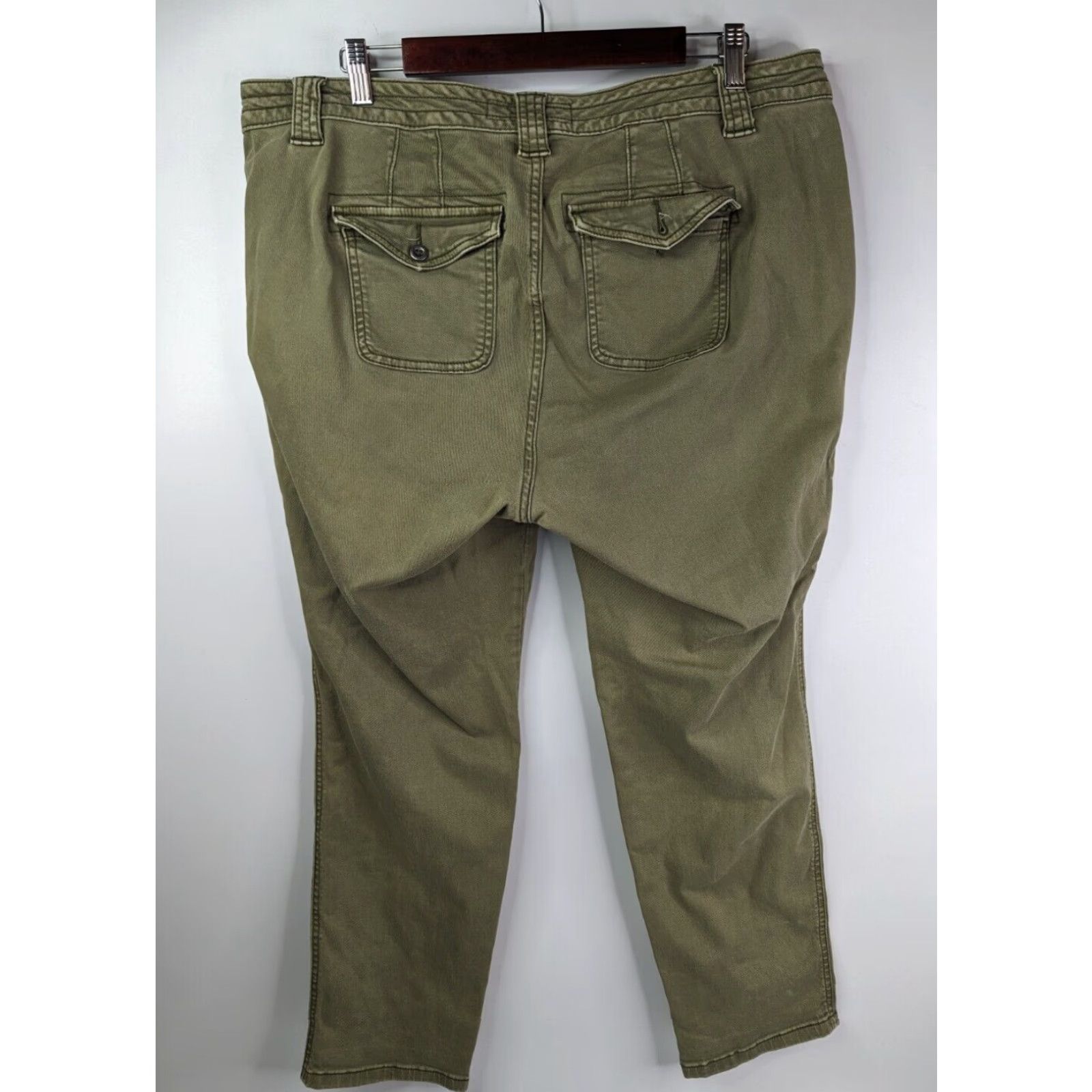 Torrid Torrid Pants Womens 16 Crop Twill Military Olive Green Stretch Cotton Pockets Size 38" / US 16 / IT 52 - 4 Thumbnail