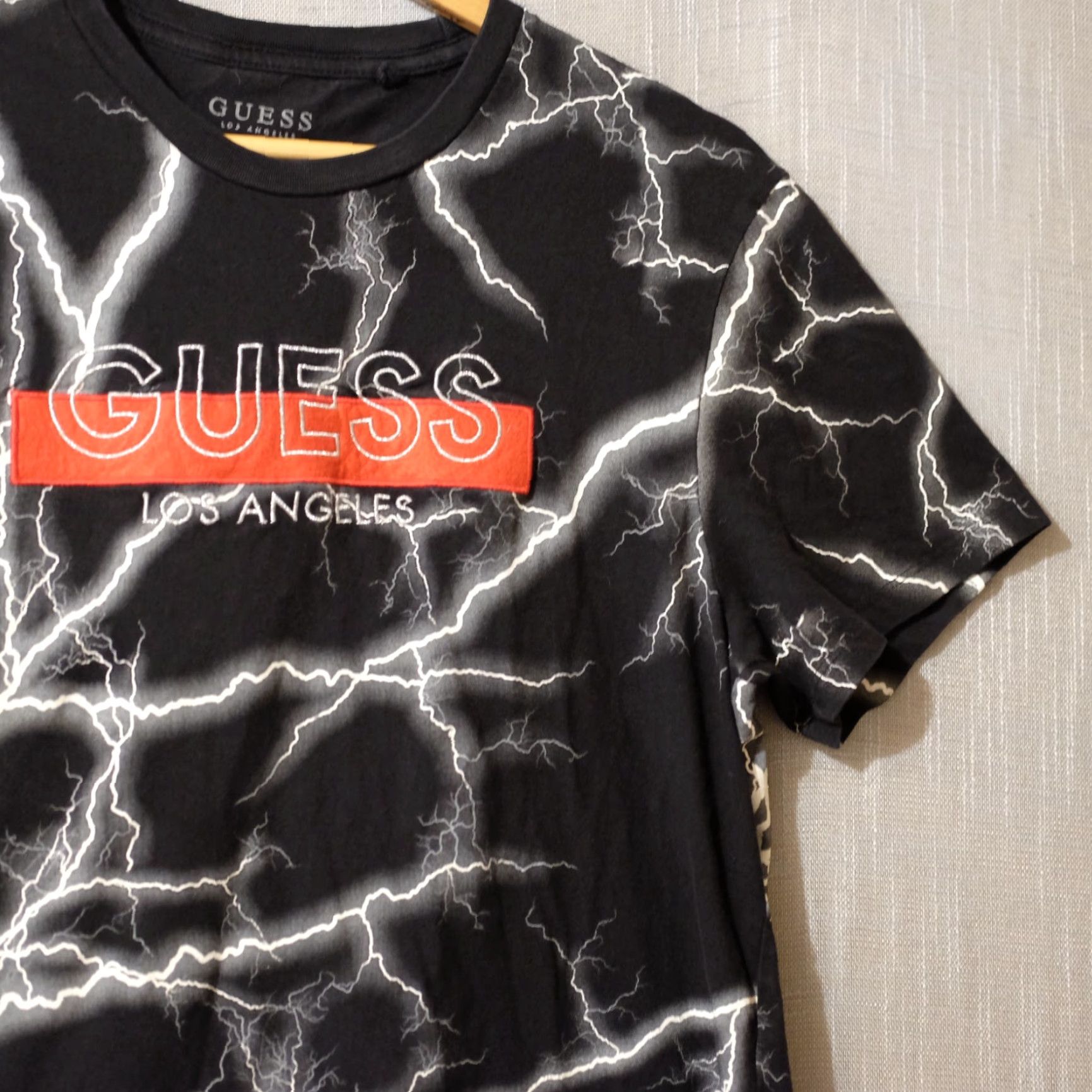 Guess VINTAGE Guess Los Angeles Shirt Lightning Design & Red Box Mens L #A14-2 Size US L / EU 52-54 / 3 - 3 Thumbnail