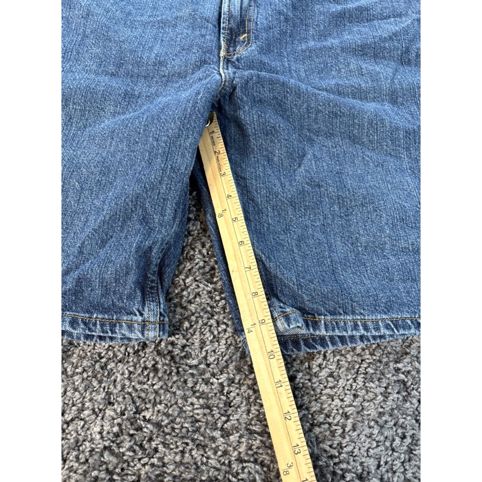 Levi's VINTAGE Levi's 505 Shorts Mens 38 Med Wash Baggy Relaxed Y2K Skate Blue Cotton Chino 90s Mens Size US 38 / EU 54 - 4 Thumbnail