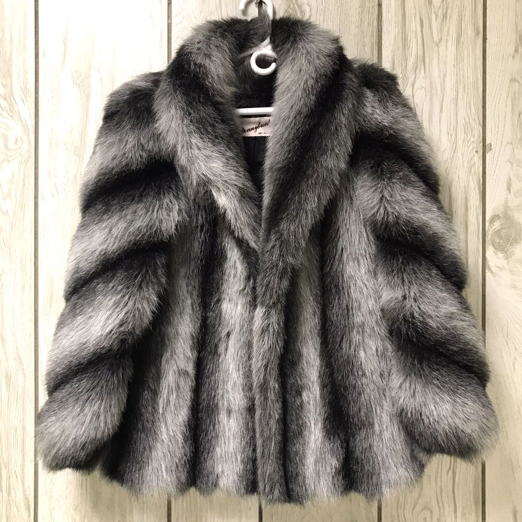Vintage VINTAGE Donnybrook Gray/Black Faux Fox Fur Tier Oversized Coat ILGWU USA 9 M Satin Lined Dry Clean Only Pockets Union-Made Womens Jacket Size M / US 6-8 / IT 42-44 - 2 Thumbnail
