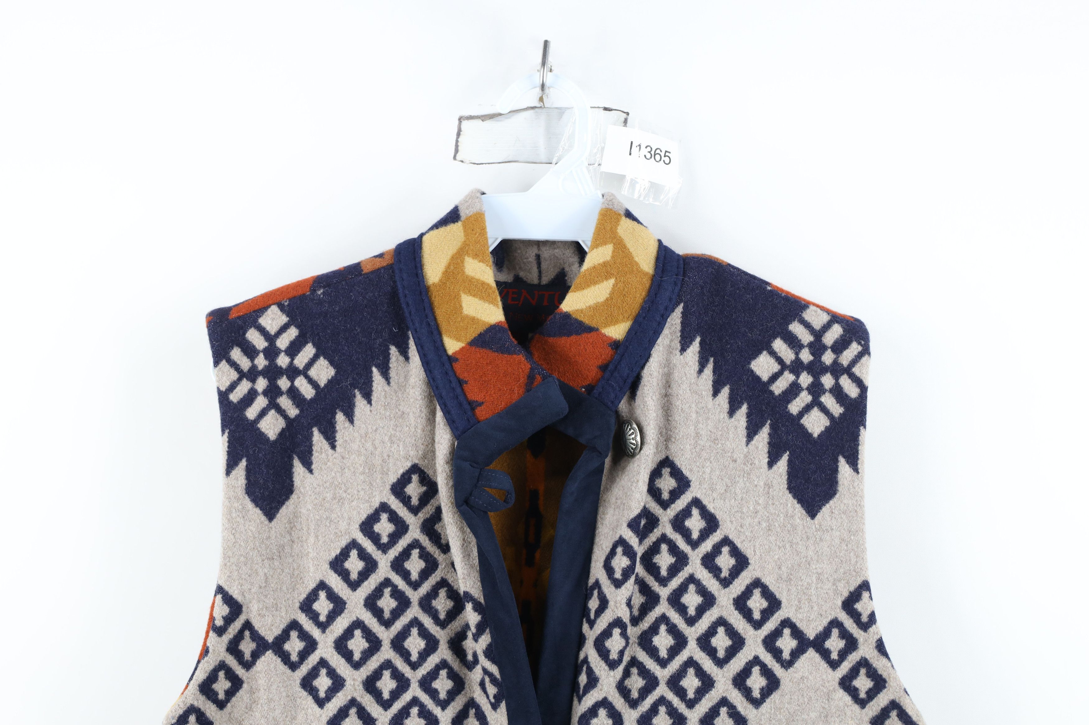 Vintage Vintage 90s Streetwear Southwestern Blanket Button Vest USA Size S / US 4 / IT 40 - 2 Thumbnail