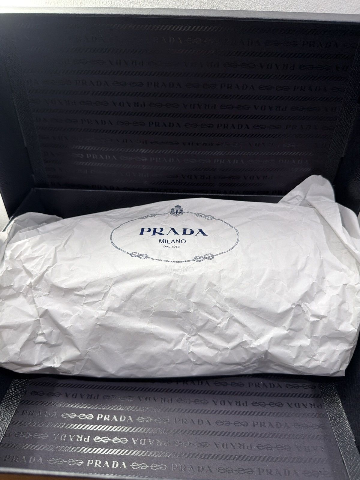 Prada Prada Re-Edition Black Re-Nylon- Excellent Condition Size ONE SIZE - 13 Thumbnail