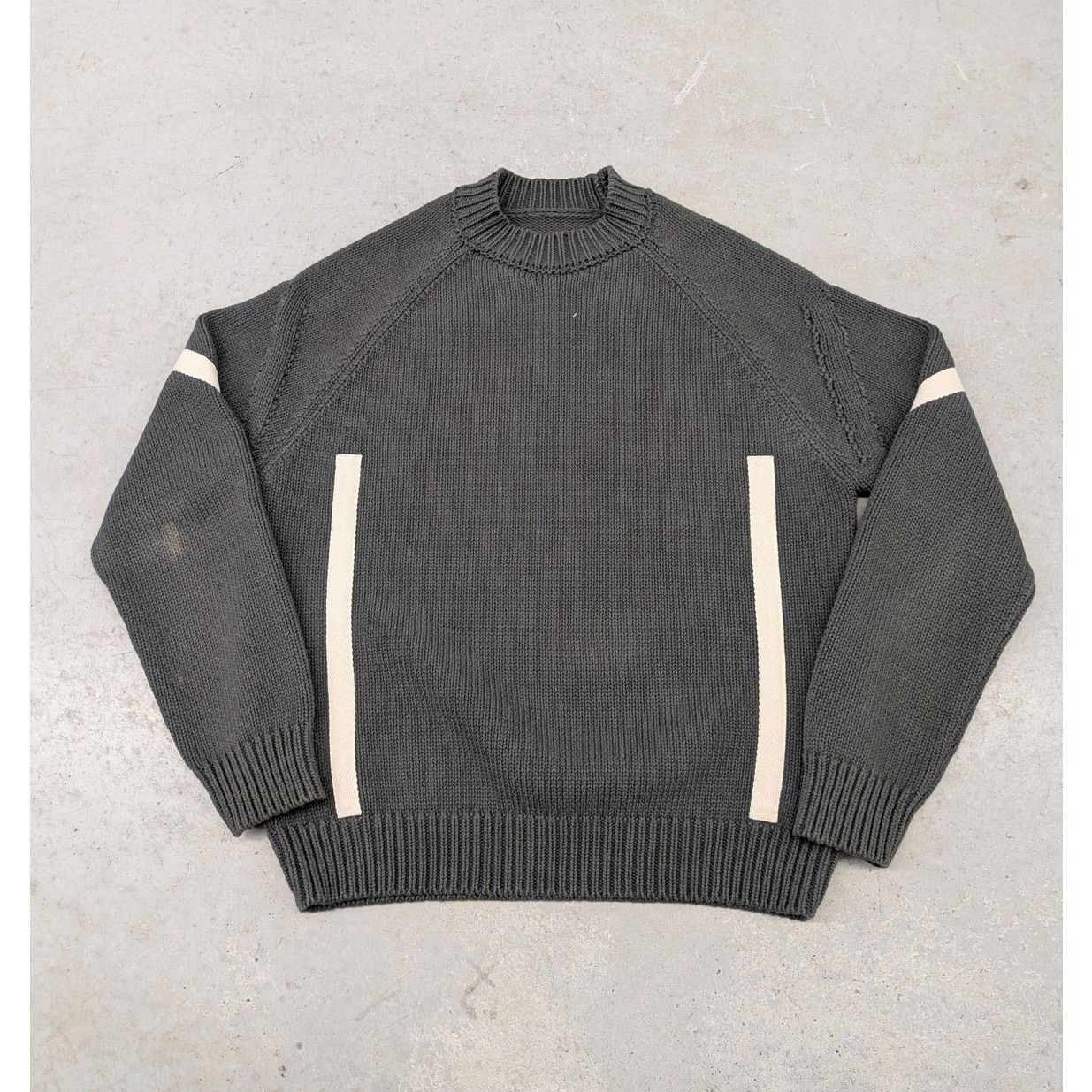 Jacquemus Jacquemus Heavy Weight Dark Gray & White knit sweater Size US XL / EU 56 / 4 - 1 Thumbnail