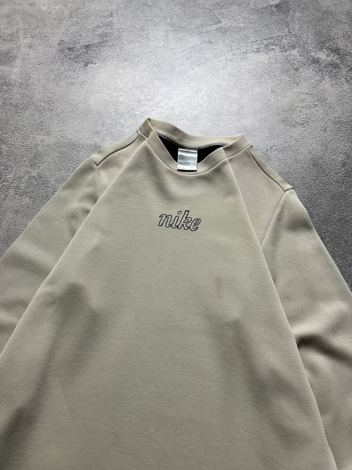 Nike × Vintage Vintage Y2k Nike 💛 Centre Spell Out Logo Sweatshirt 00’s Size M / US 6-8 / IT 42-44 - 5 Thumbnail