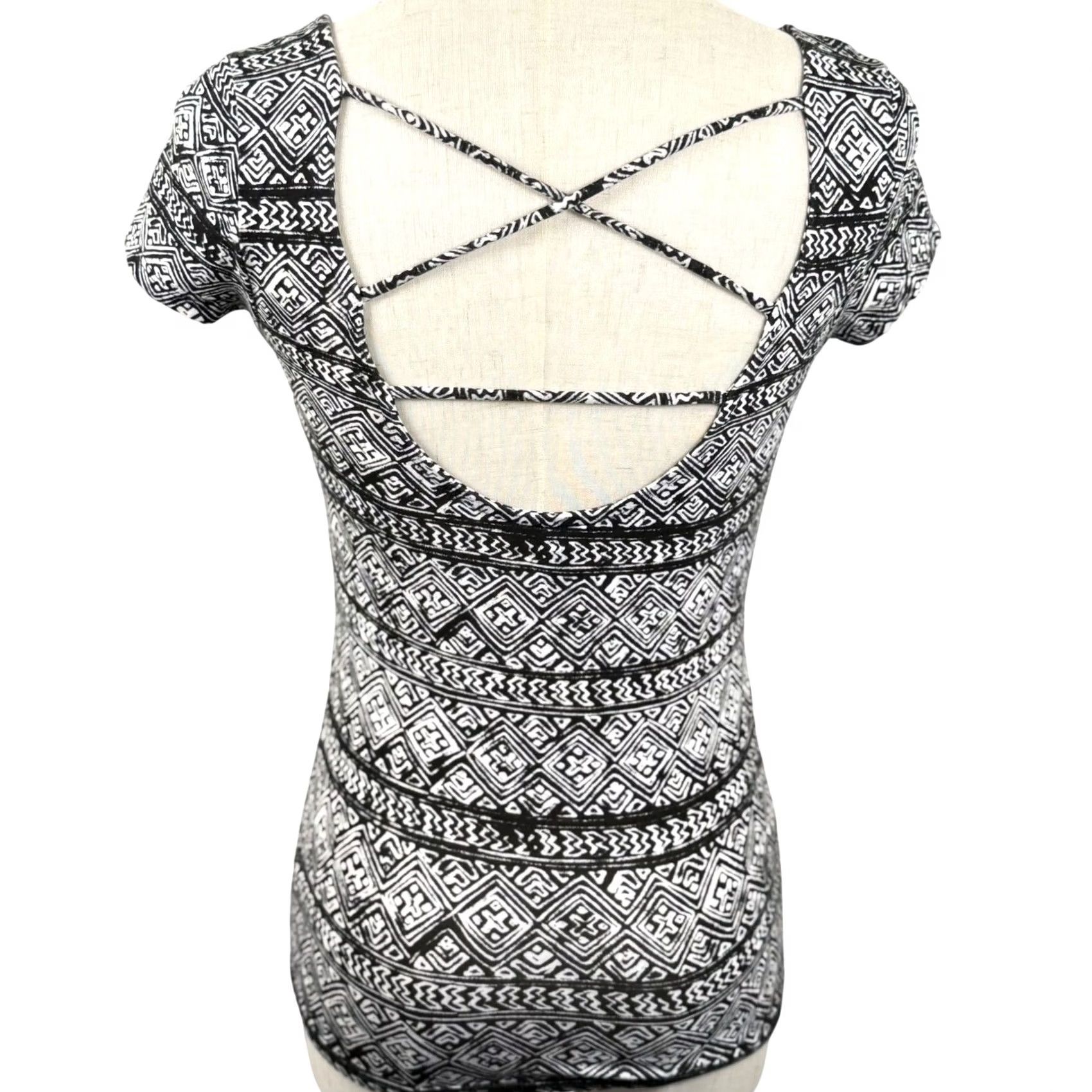 Aeropostale Aeropostale Top XS Boho Indie Festival Y2K Retro Grunge Tribal Strappy Back EUC Size XS / US 0-2 / IT 36-38 - 3 Thumbnail