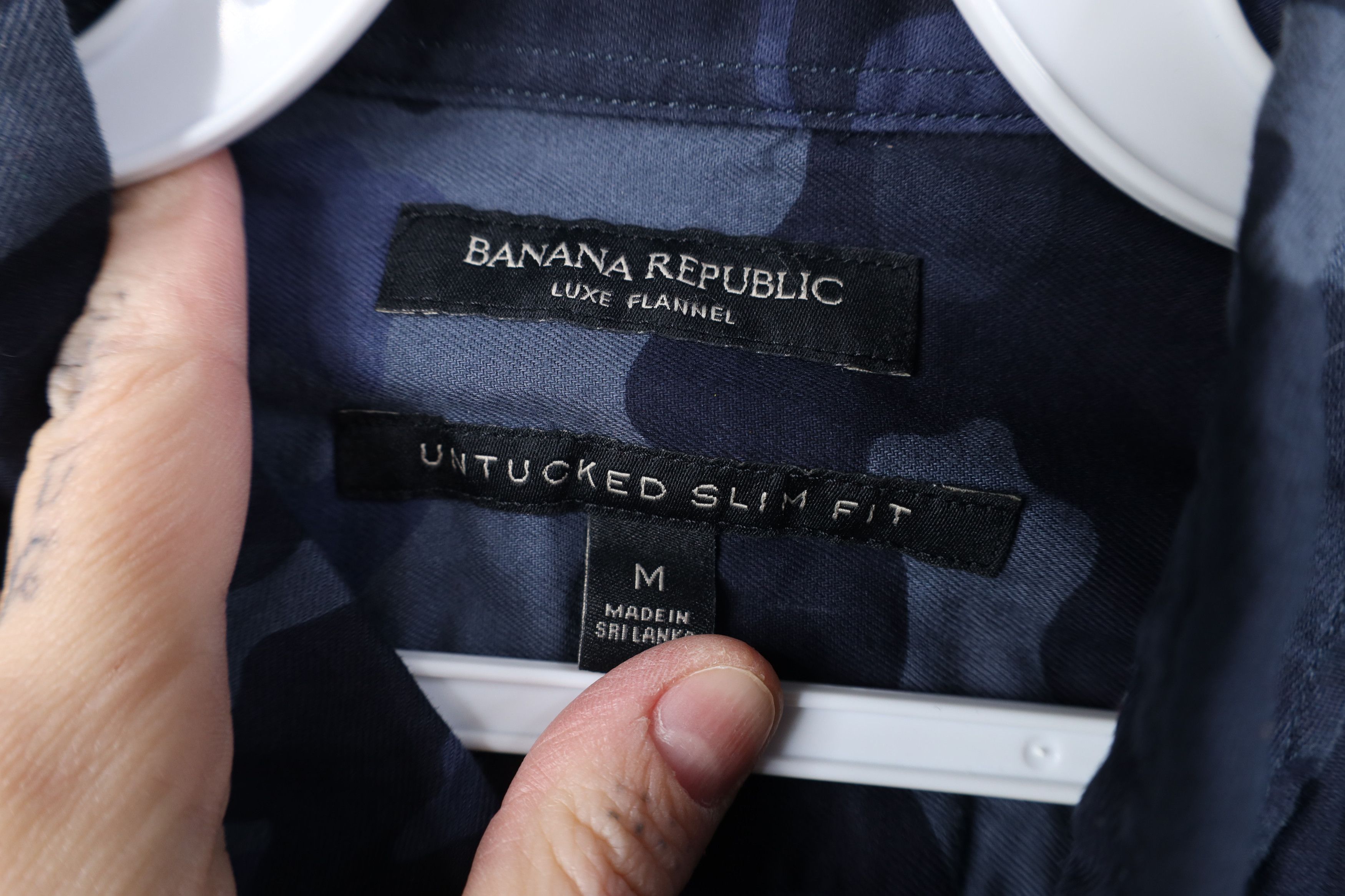 Banana Republic Banana Republic Untucked Luxe Flannel Button Shirt Size US M / EU 48-50 / 2 - 7 Thumbnail