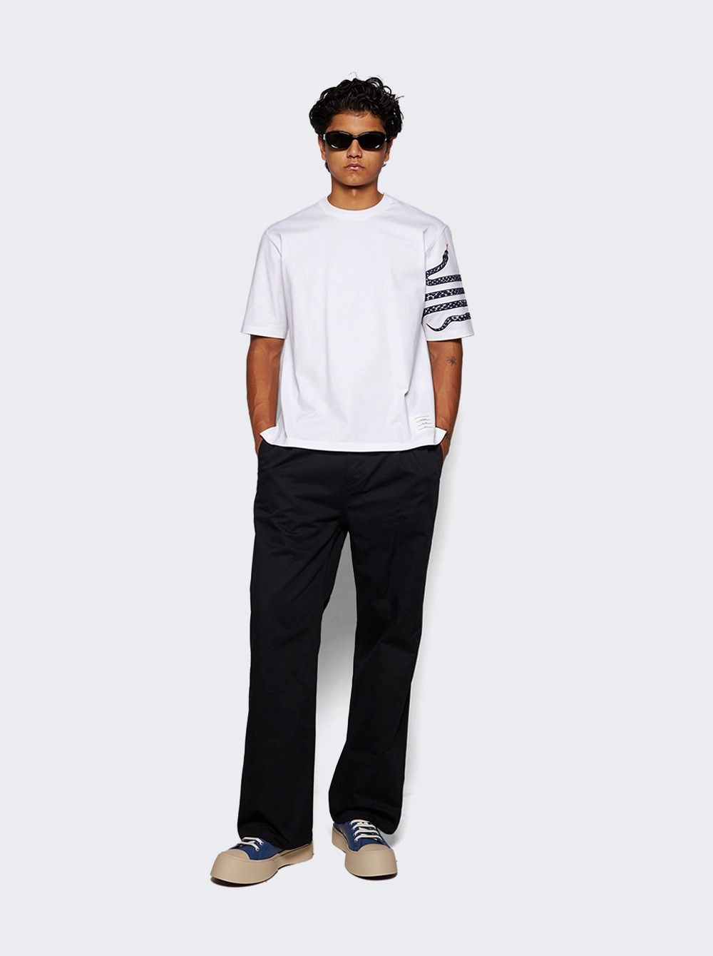 Thom Browne o1mle0326 Snake Embroidered Tee Shirt in White Size US XXL / EU 58 / 5 - 2 Thumbnail