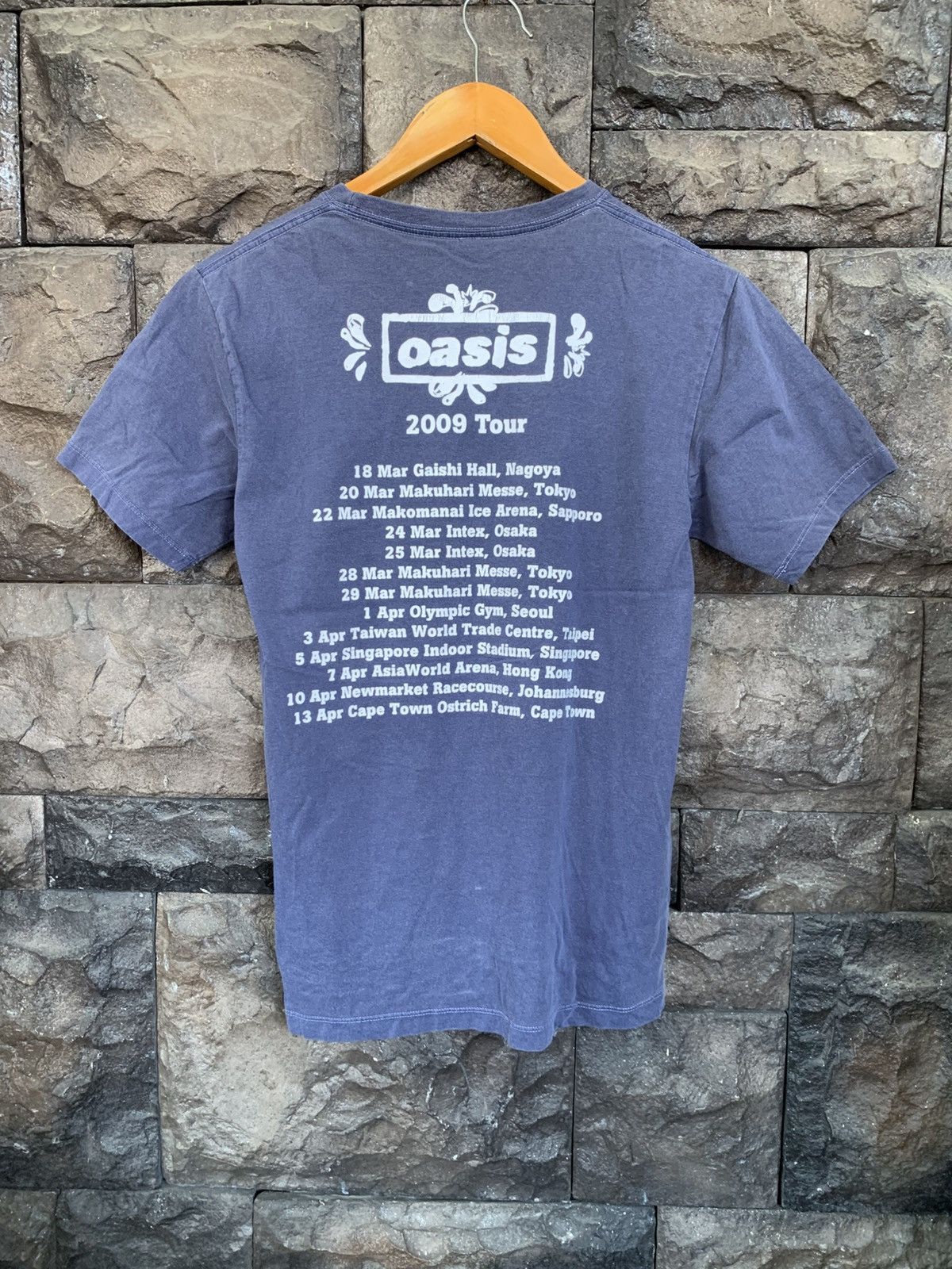 Band Tees Vintage Oasis Tour Rock Band T shirt Size US S / EU 44-46 / 1 - 5 Thumbnail