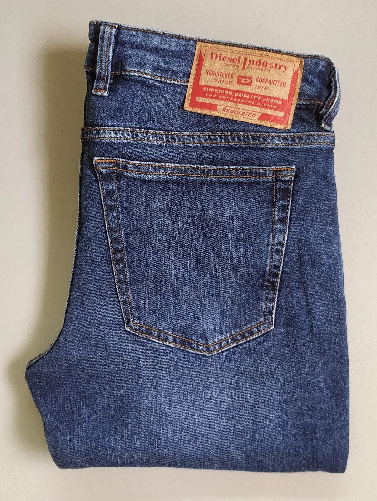Diesel Diesel 1979 SLEENKER-R L.32 MENS JEANS T/9743 Size US 32 / EU 48 - 1 Thumbnail