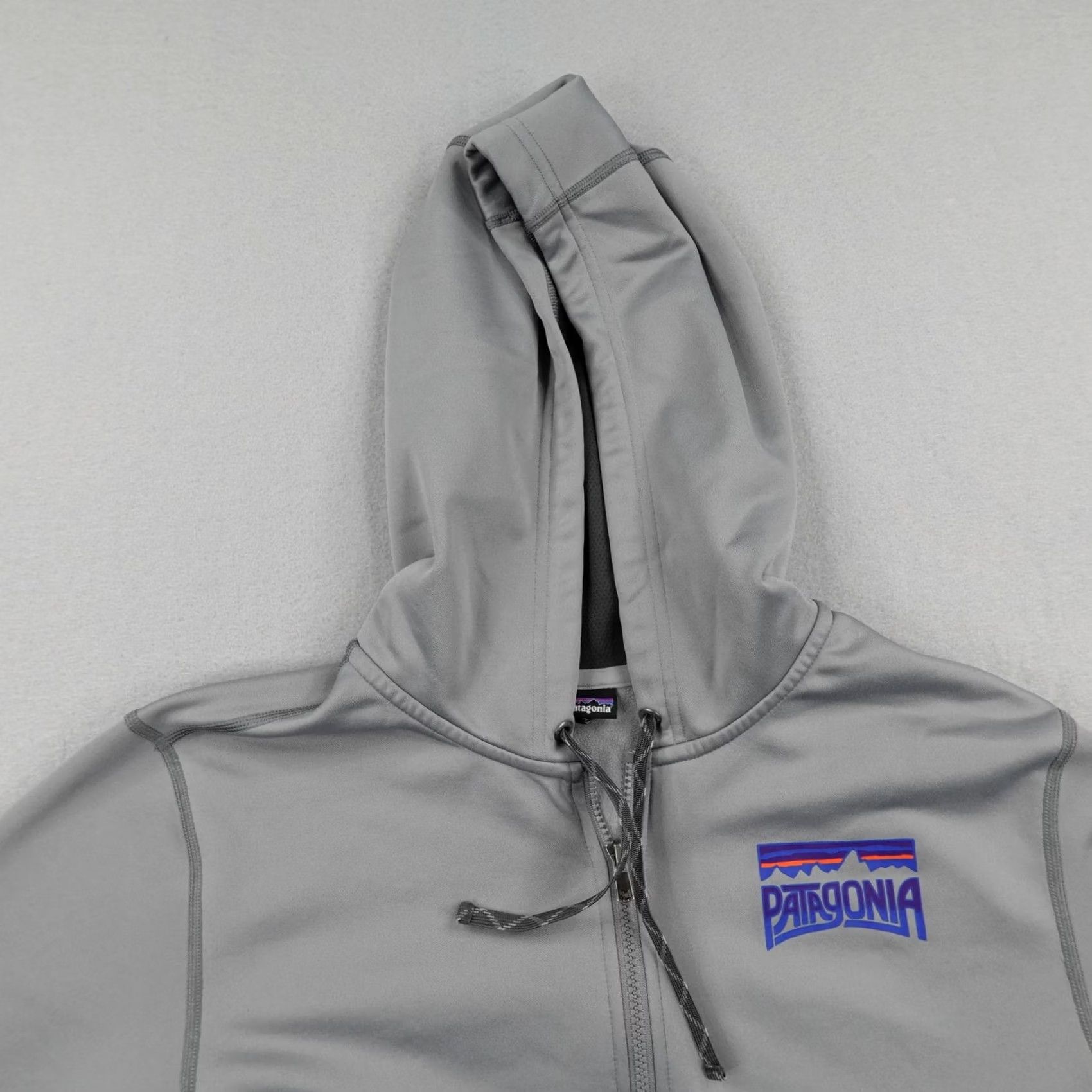 Patagonia Patagonia Hoodie Mens M Gray Fitz Roy Frostbite PolyCycle Sweatshirt Zip Full Zip Hooded Pockets Logo Size US M / EU 48-50 / 2 - 2 Thumbnail